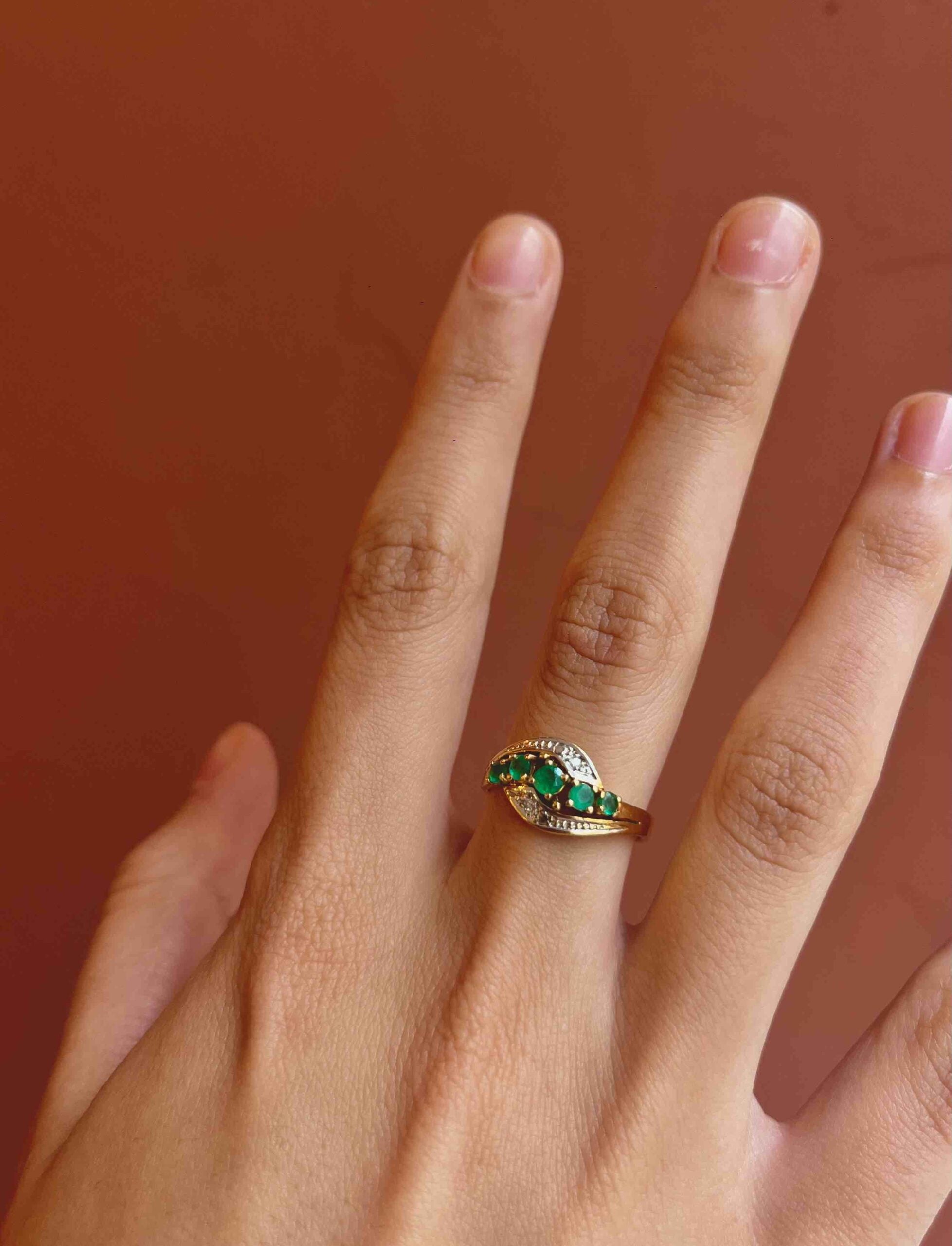 "Servane" emerald and diamond river ring