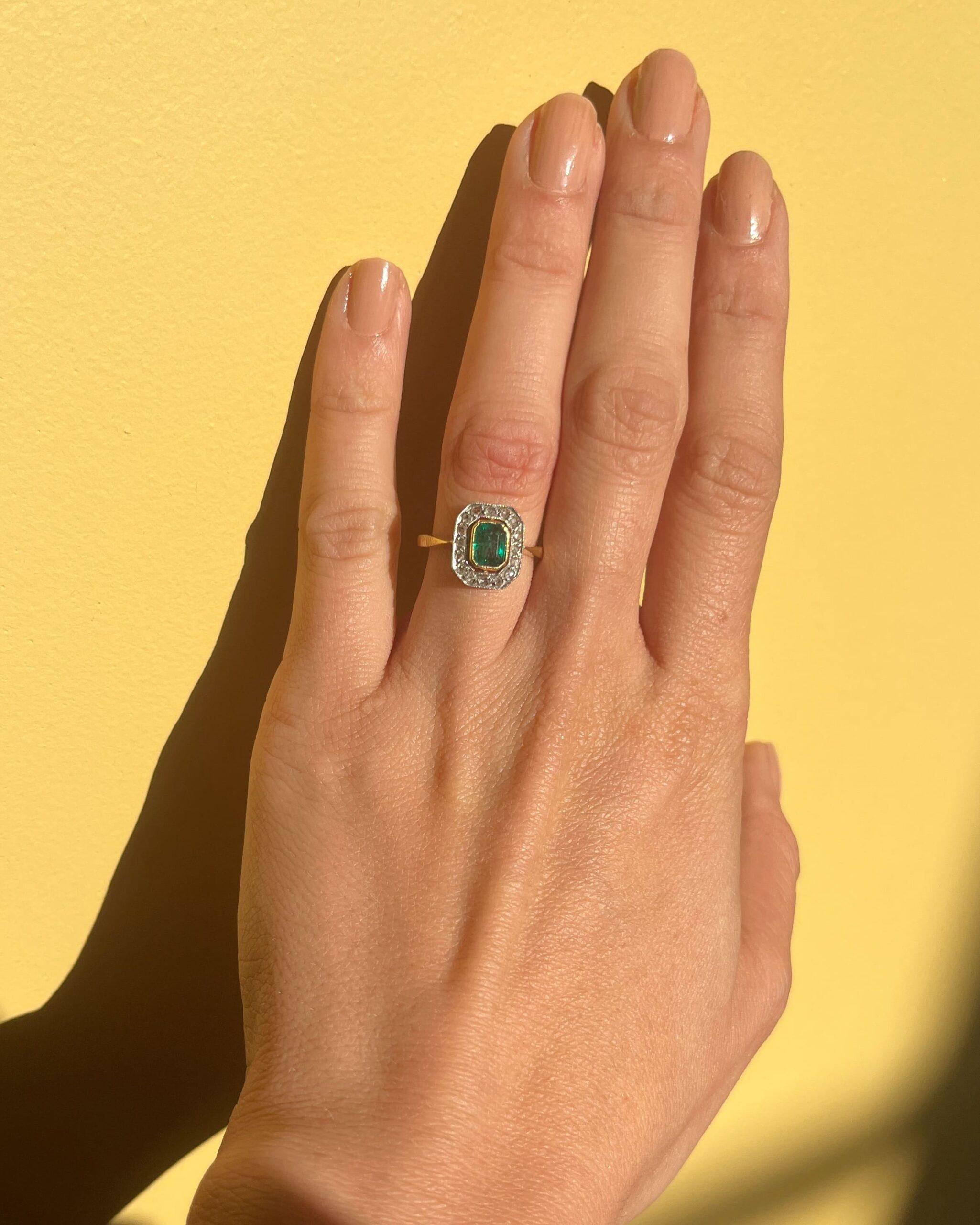 Bague Art-déco émeraude & diamants "Stéphanie" - Elliade Paris