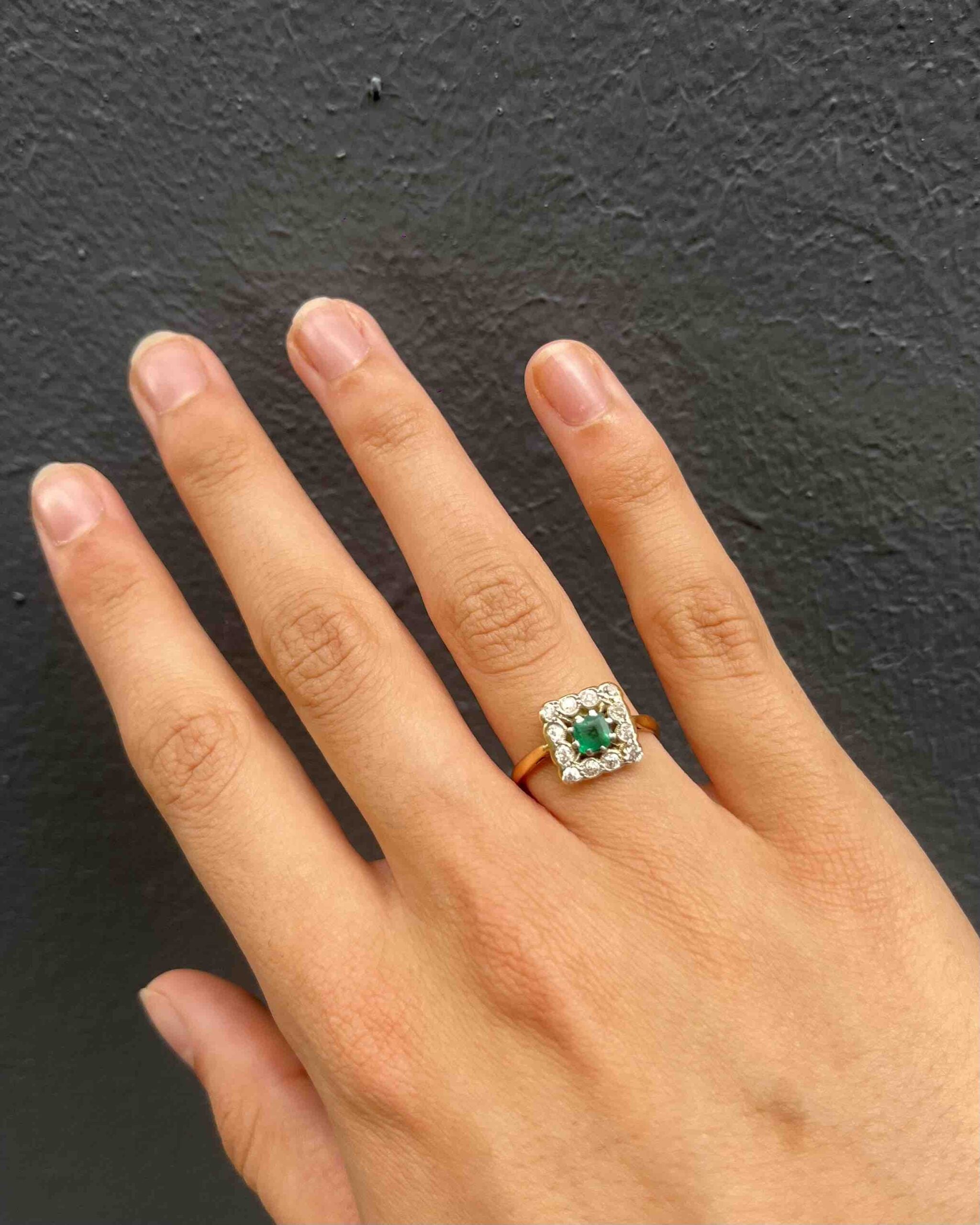 Bague Art-déco Émeraude et Diamants "Nailo"