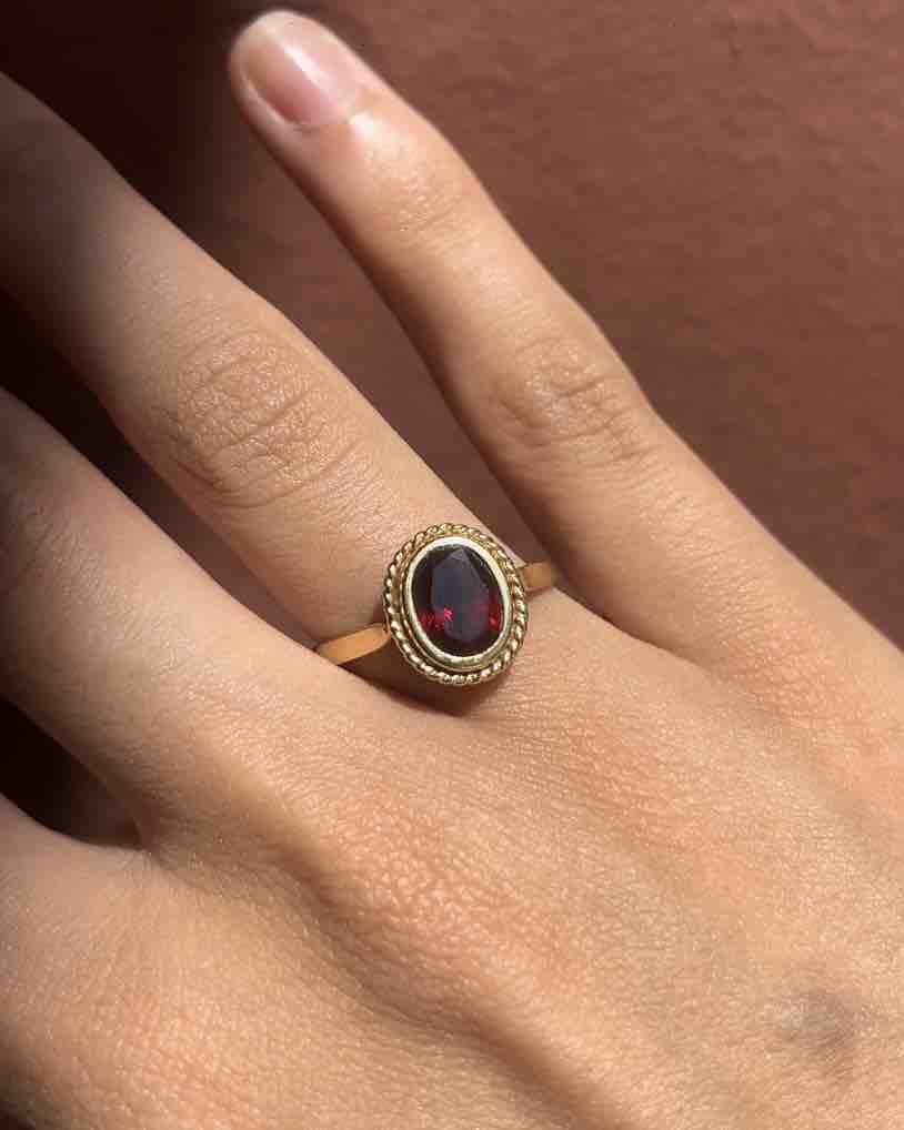 Bague Vintage Grenat "Courtney"
