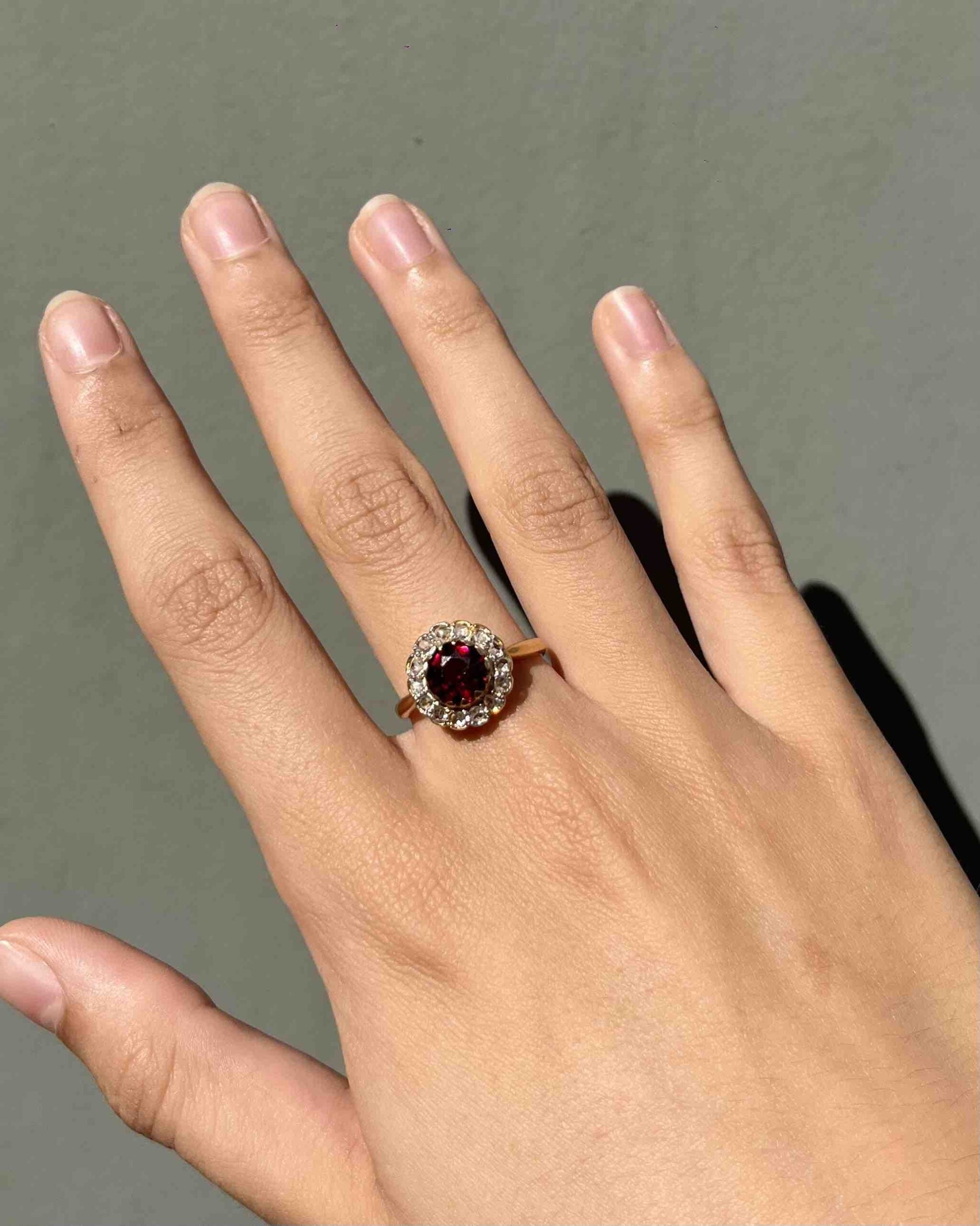 Bague marguerite Grenat "Solène"