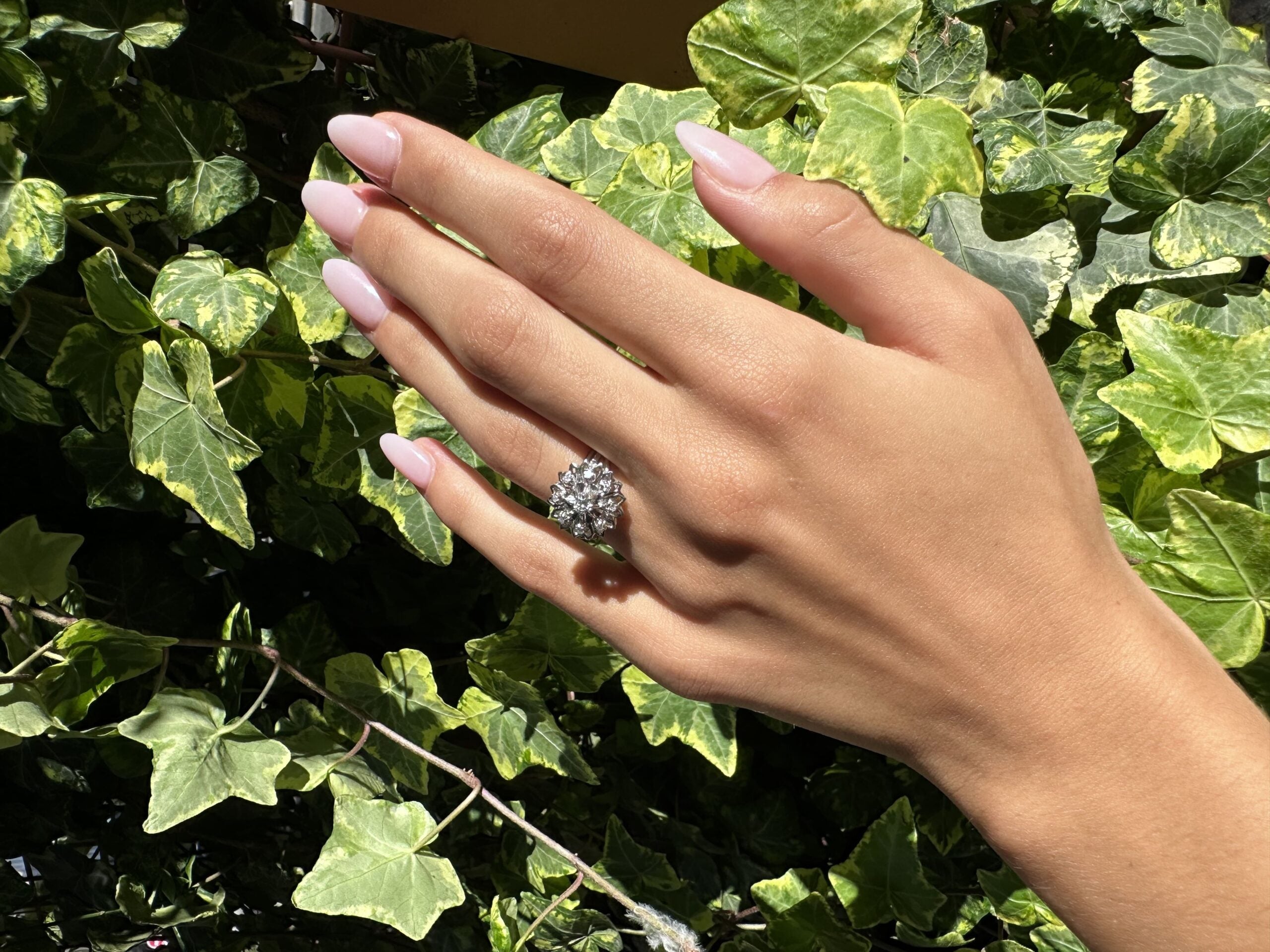 Anillo de margaritas con diamantes "Kalone"