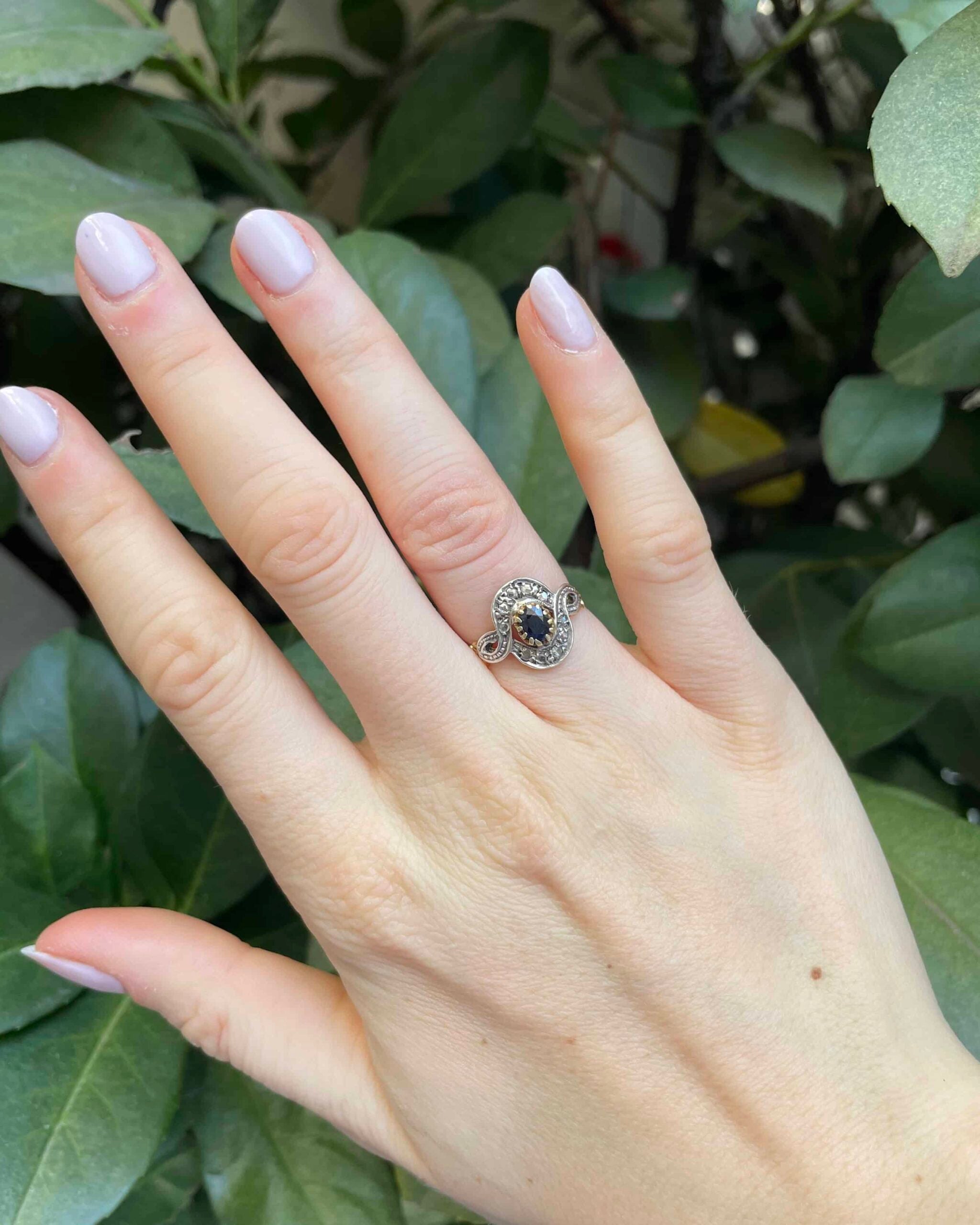 Bague Tourbillon Saphir et Diamants "Eryn"