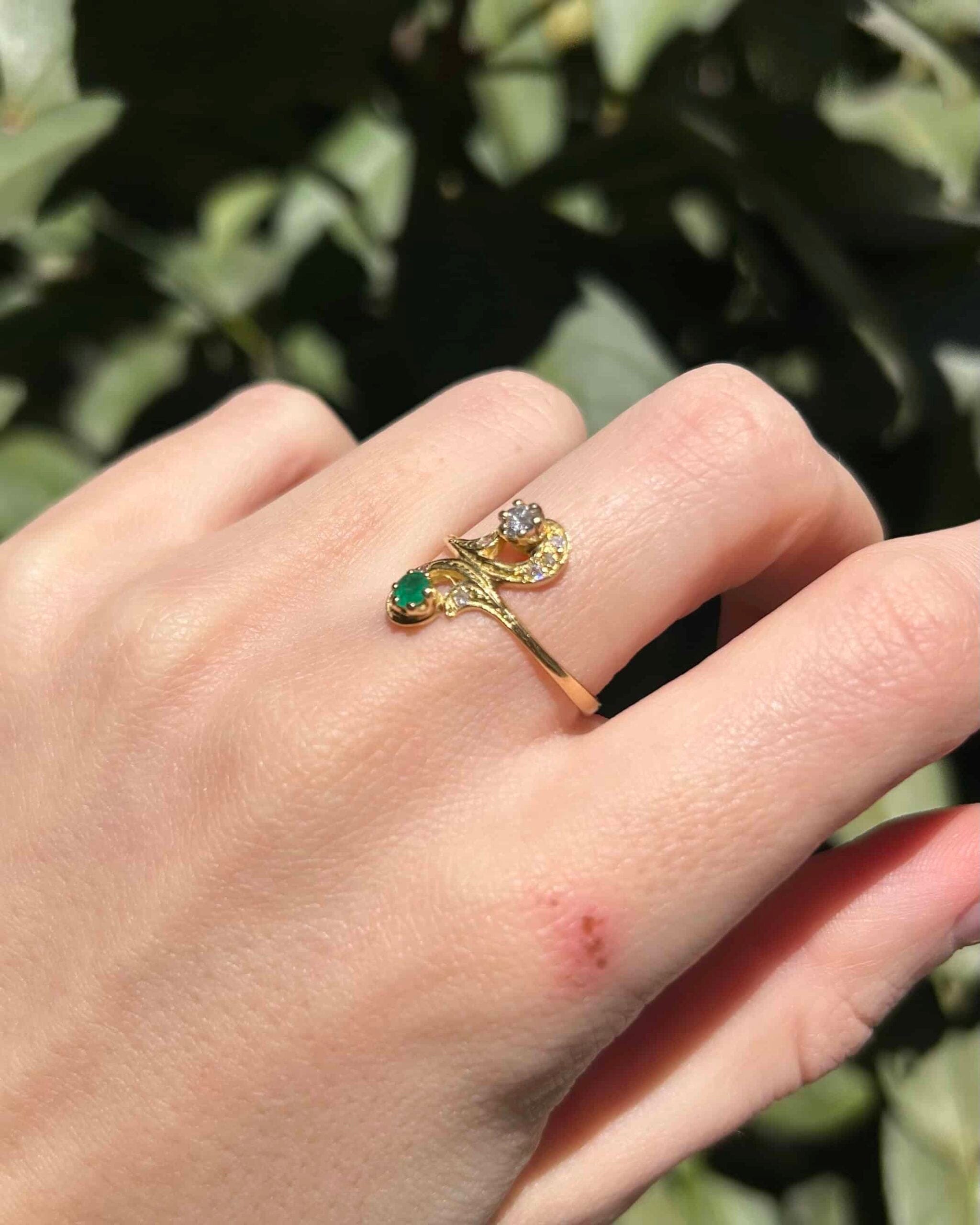 Bague Toi & Moi Emeraude et Diamants "Lisette"