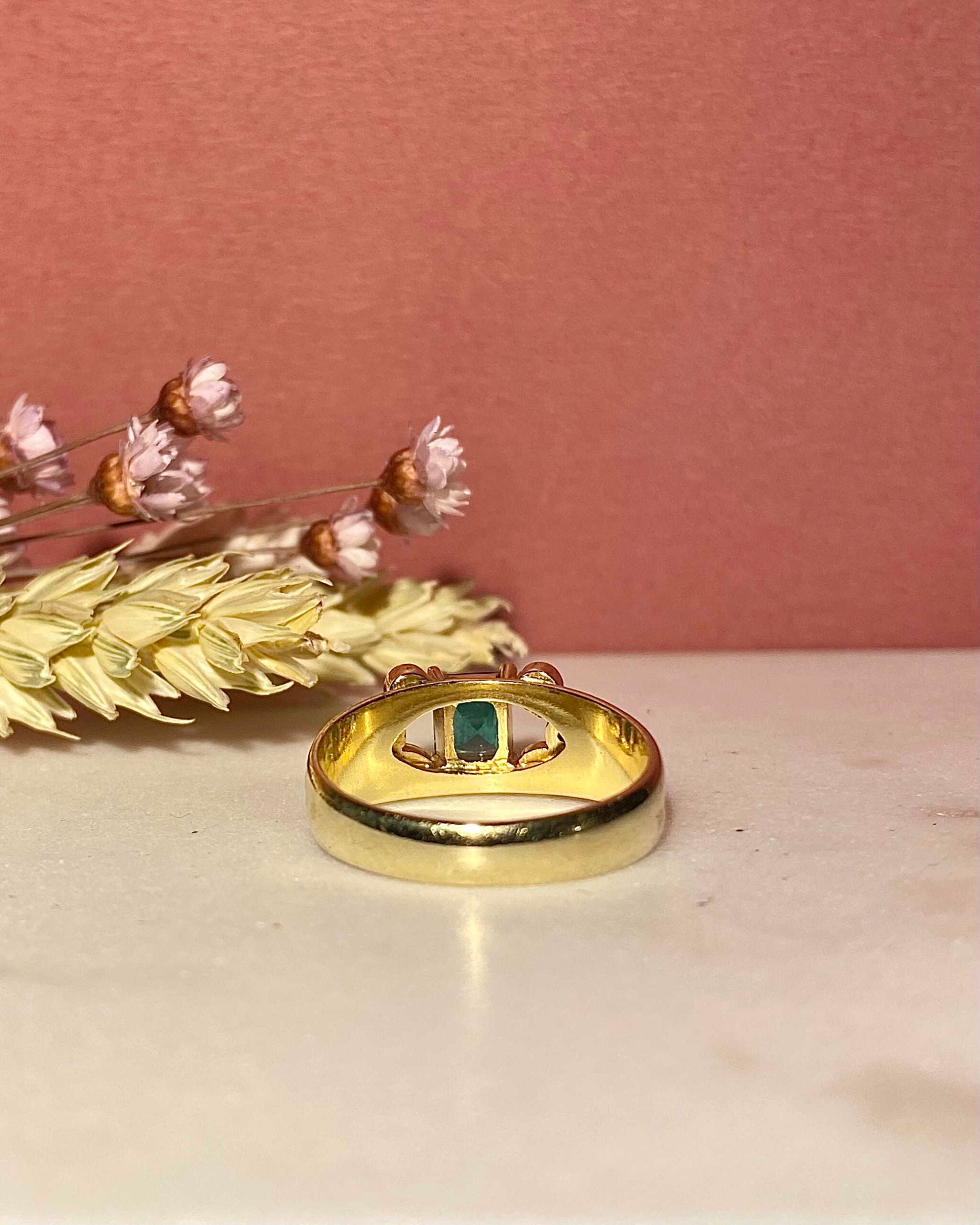 Bague Jonc Émeraude Colombie 0.80 carat & Diamants "Alix"