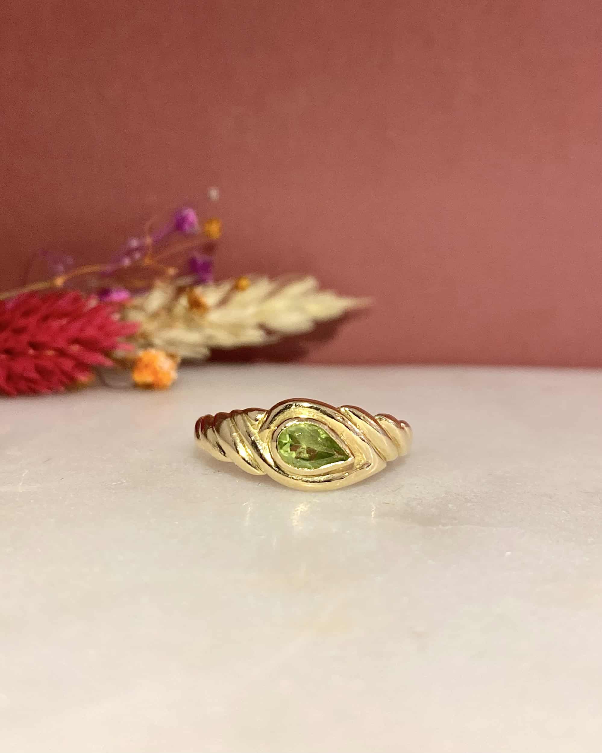 Bague Jonc Solitaire Péridot 0.40 carat "Cassiopée"
