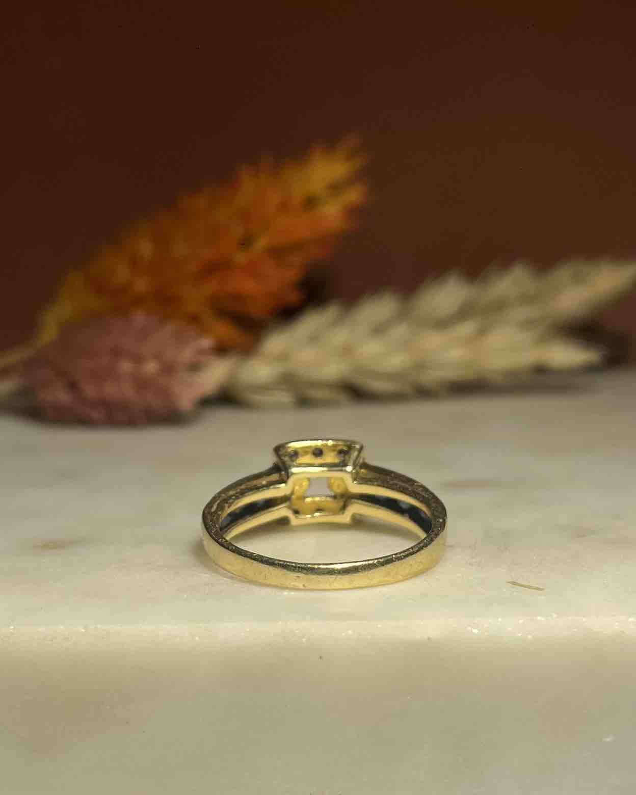 Anillo brazalete de zafiro y diamantes "Noémie"