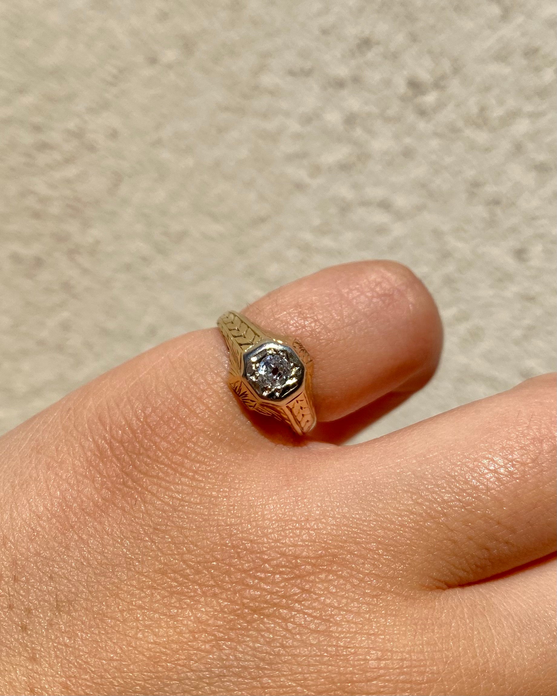 Bague Chevalière Diamant 0.15 carat "Carmen"