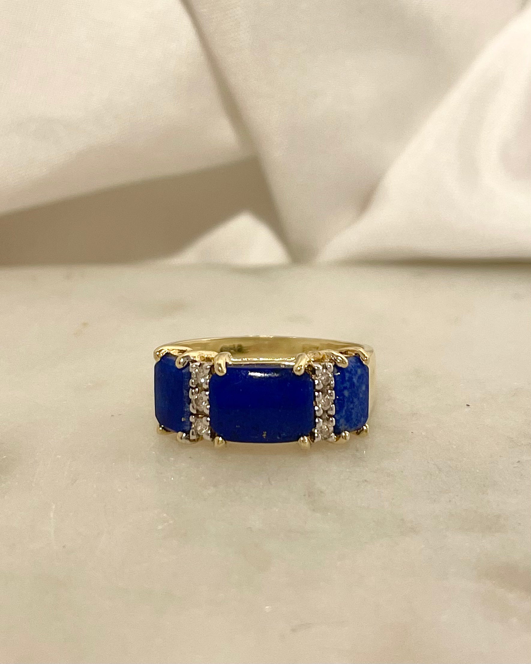 Anillo Trilogía Lapislázuli 2 quilates y Diamantes "Klervi"