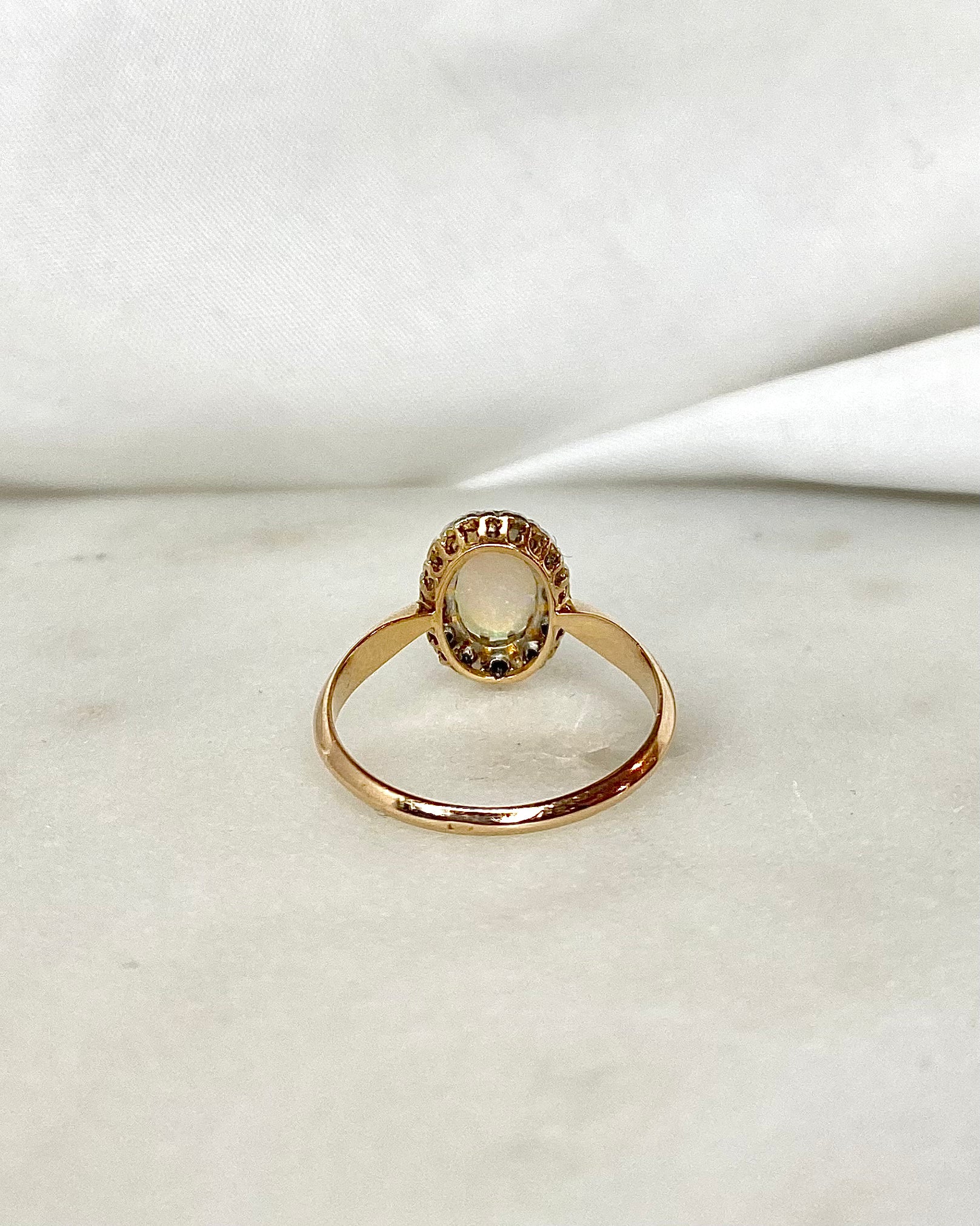 Bague Marguerite Opale 0.65 carat & Diamants "Ysoria"