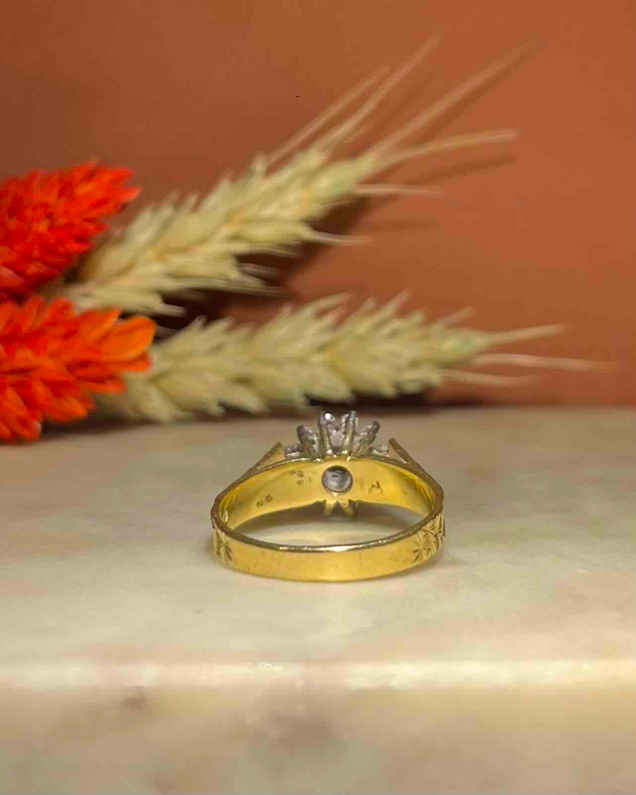 "Manella" Anillo Margarita 13 Diamantes