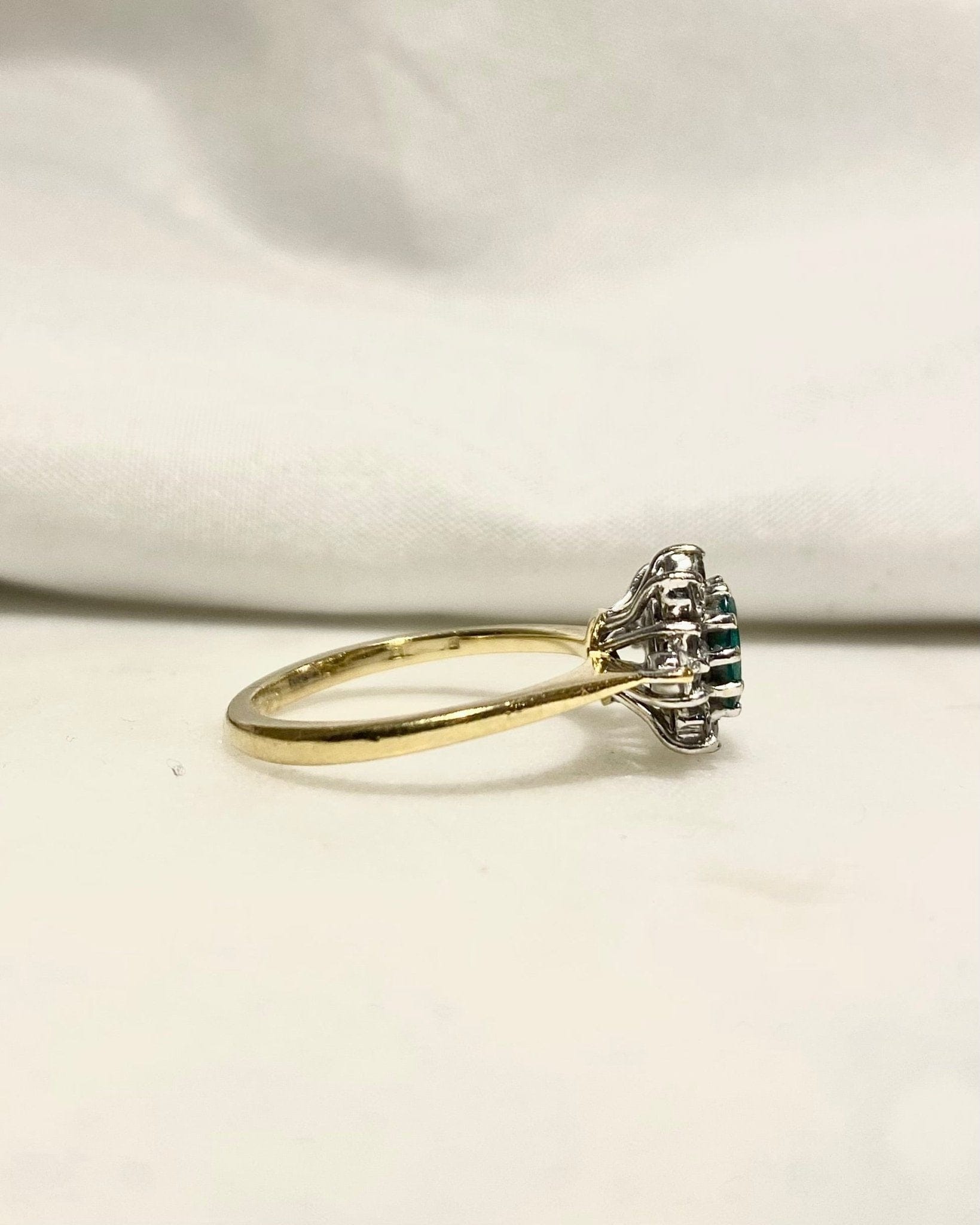 Marguerite Emeraude 0.50 carat & Diamants "Auréline" - Elliade Paris