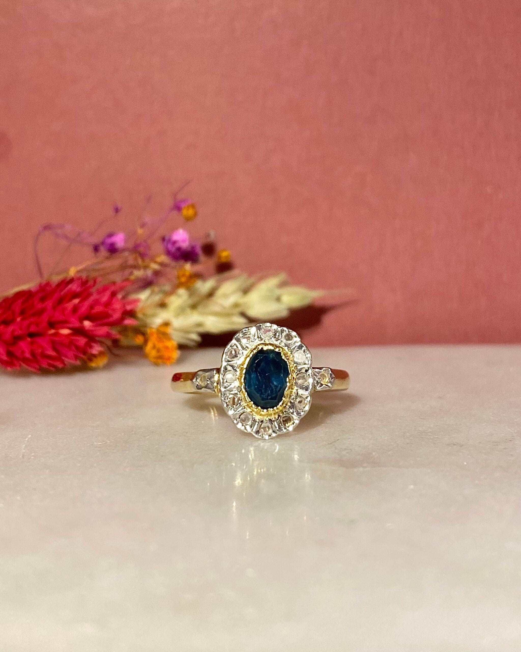 Bague Style Art-Déco Marguerite Saphir & Diamants "Luenna"