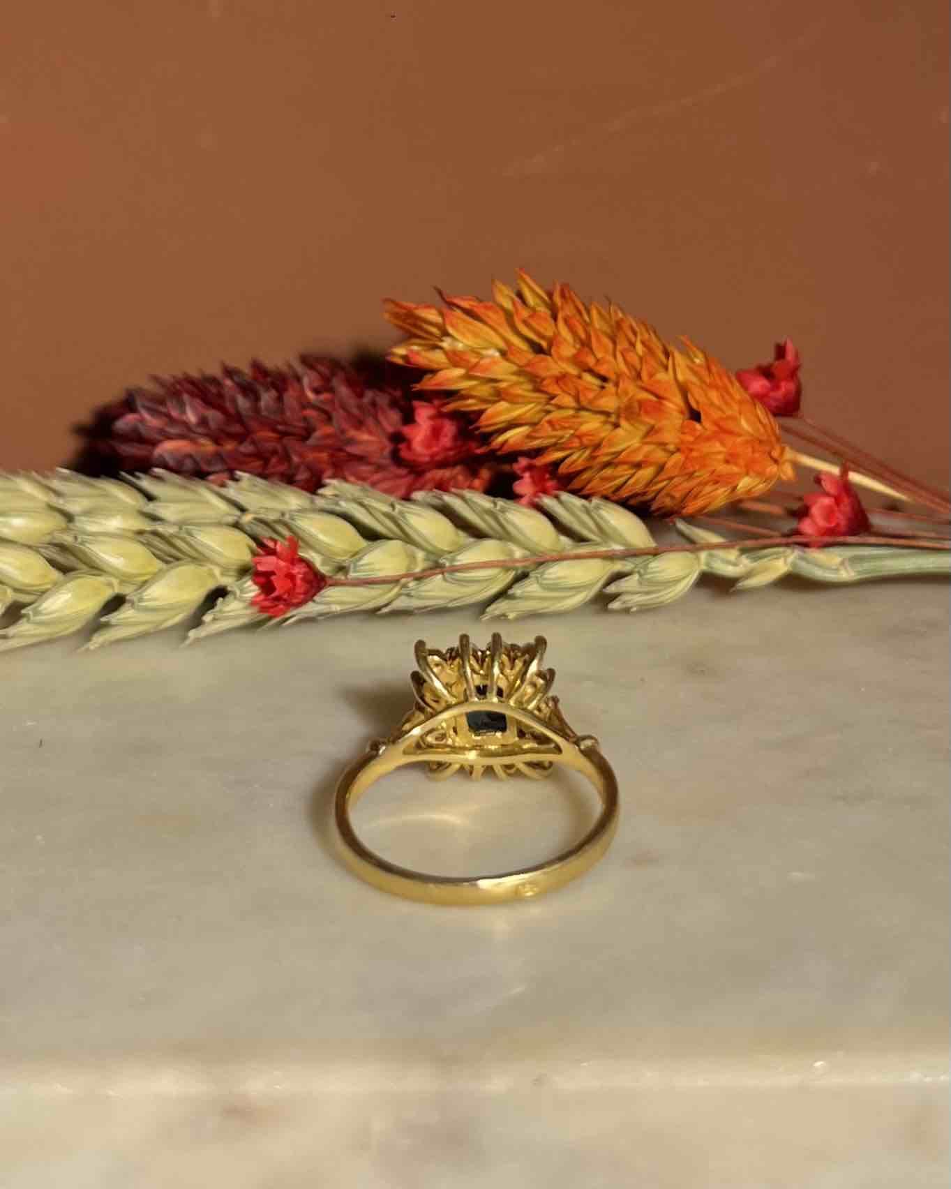 "Matilda" 1.30 Carat Sapphire & Diamond Daisy Ring