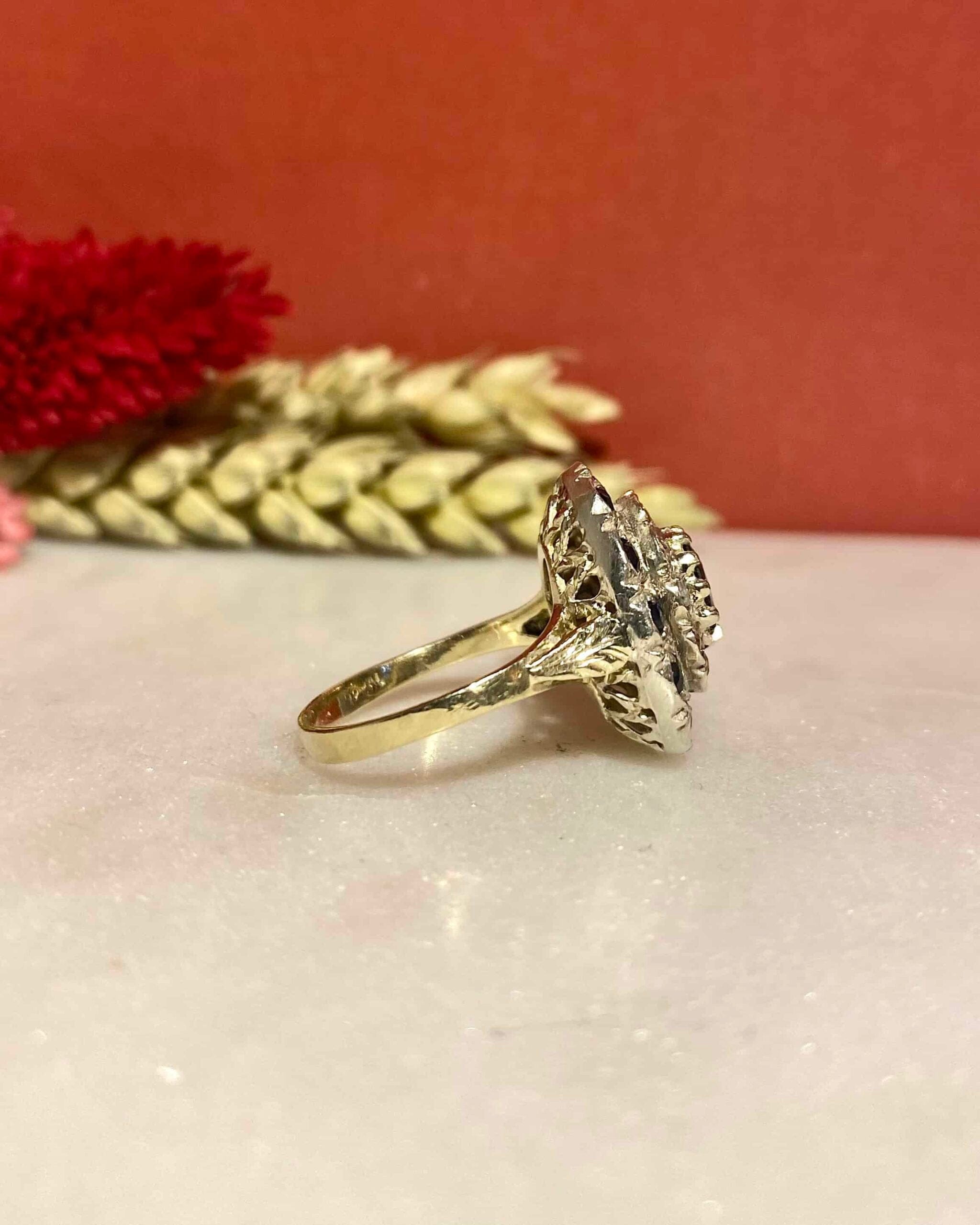 Bague Marguerite Saphirs 1.3 carat & 10 Diamants "Tatiana" - Elliade Paris