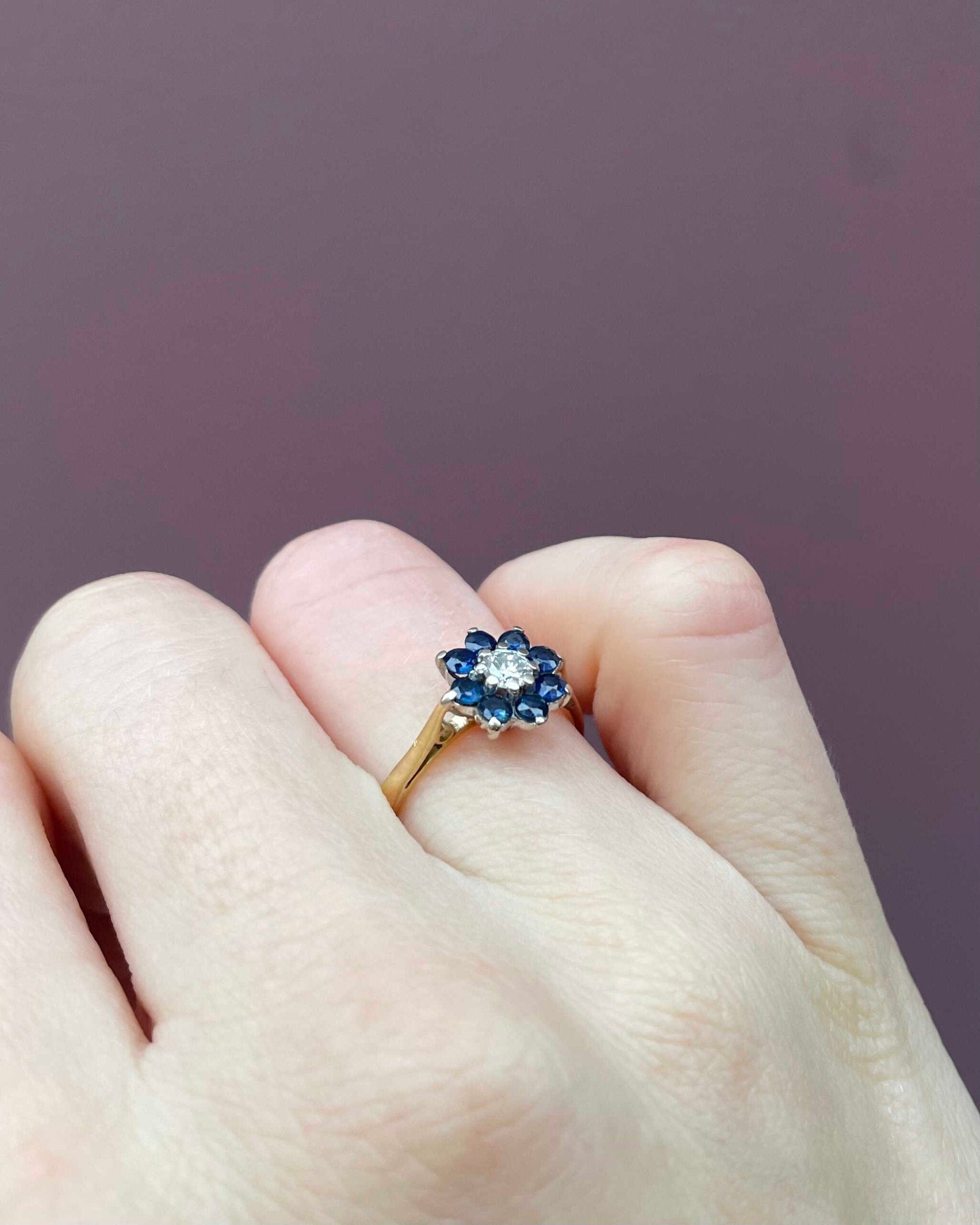 Bague Marguerite Saphirs coeur Diamant 0.20 carat "Sofia " - Elliade Paris