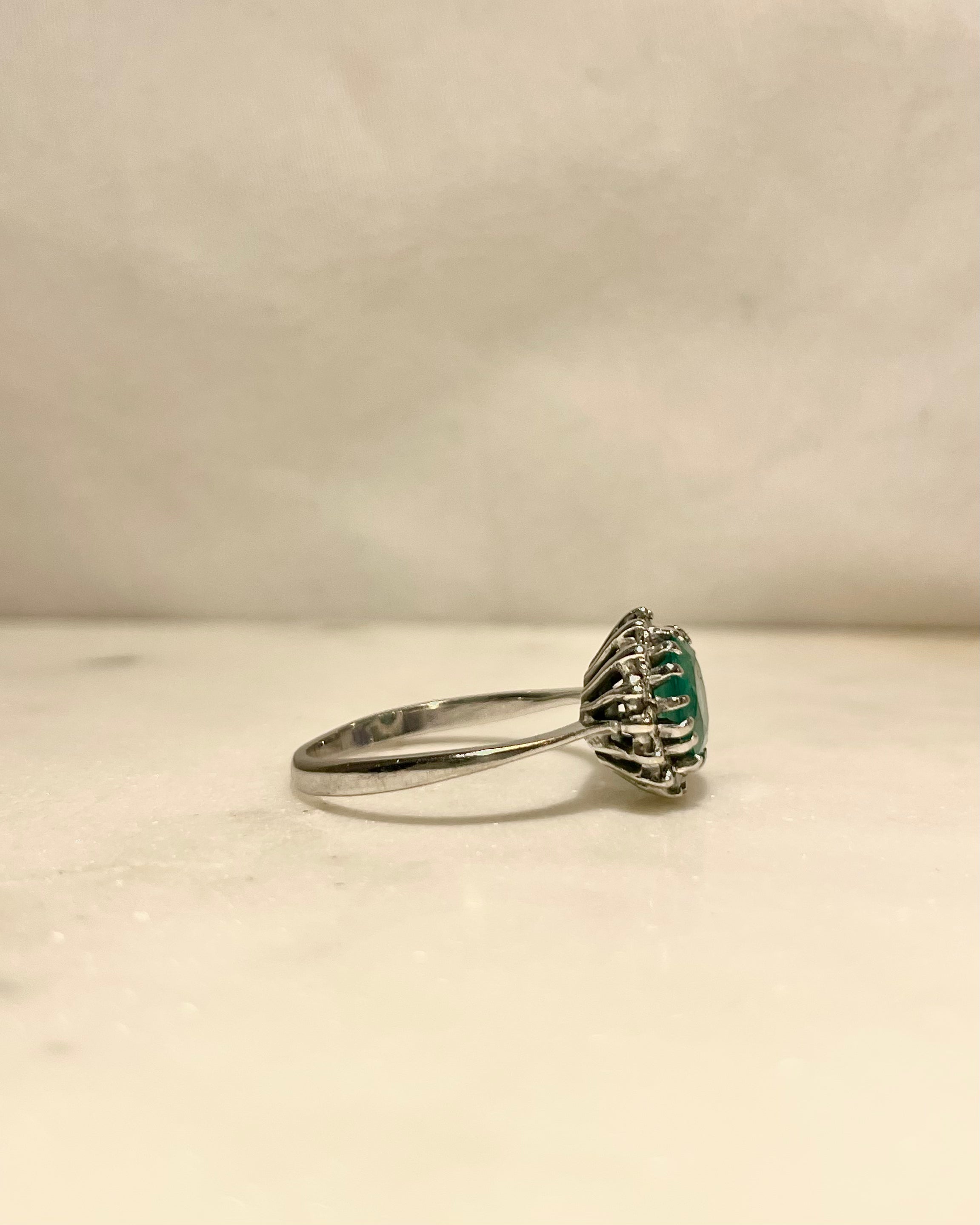 Bague Marguerite Émeraude 1 carat & Diamants "Théomire"