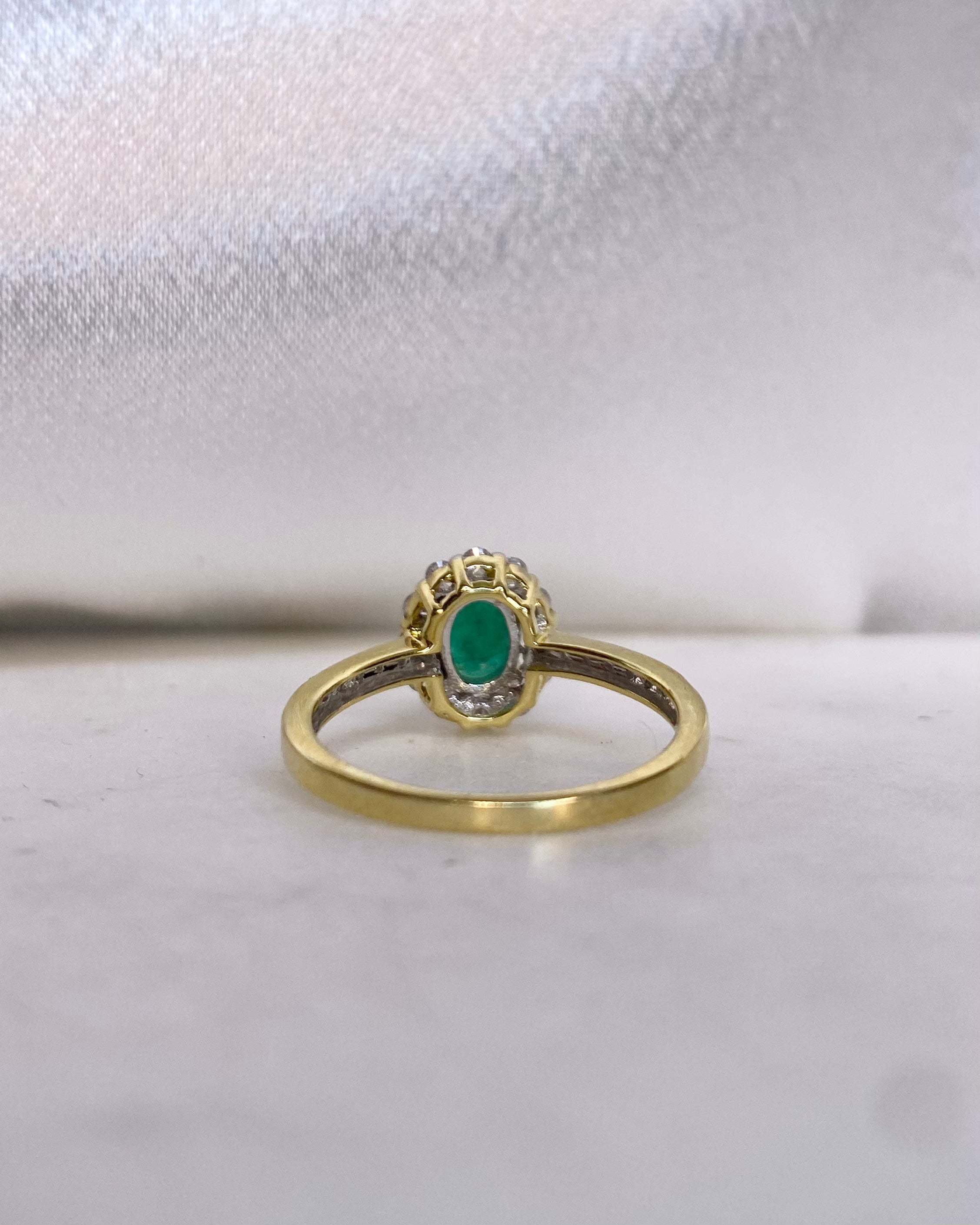 Bague Marguerite Emeraude 0.65 carat & 26 Diamants "Felice"