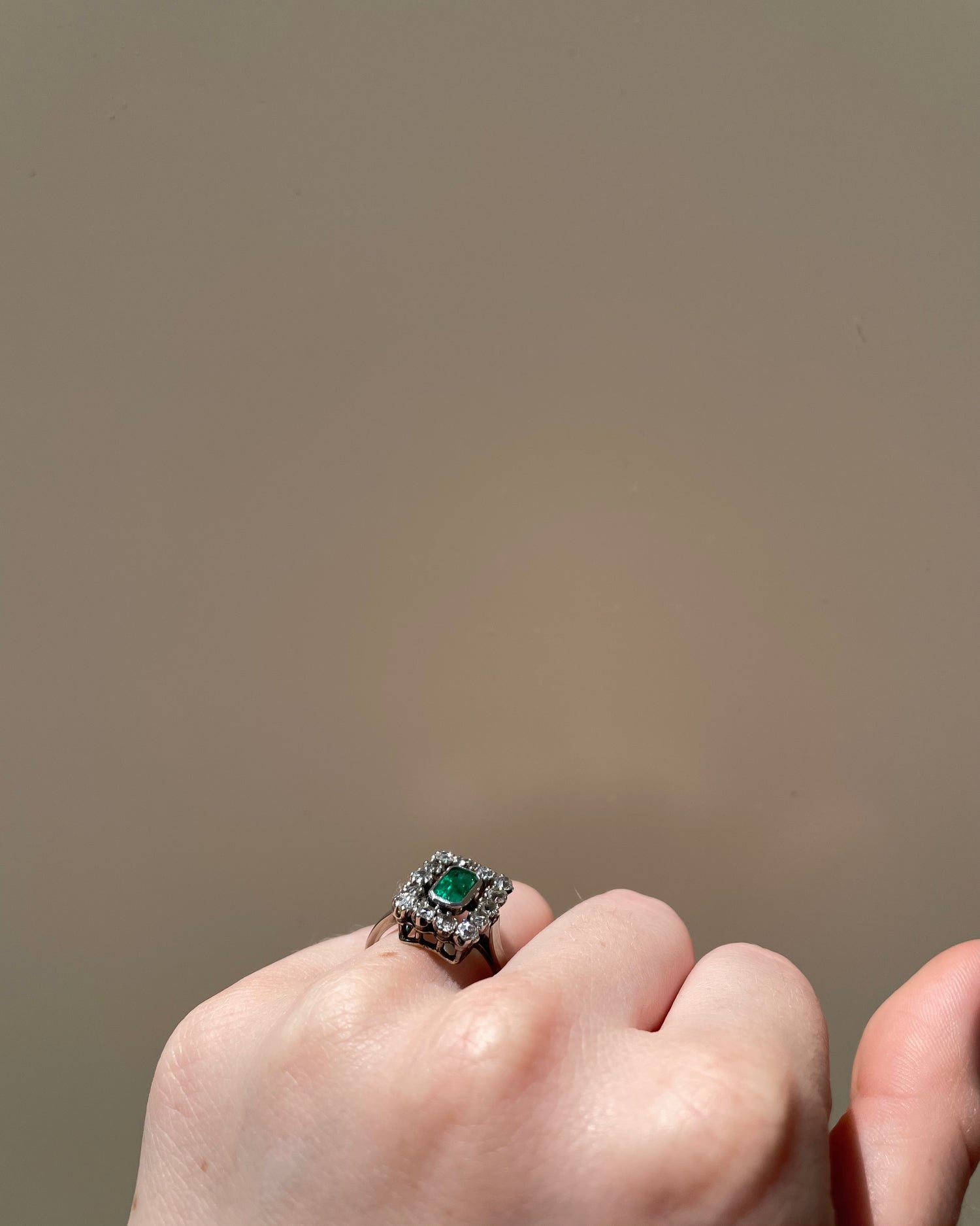 Bague marguerite Émeraude et Diamants "Enore"