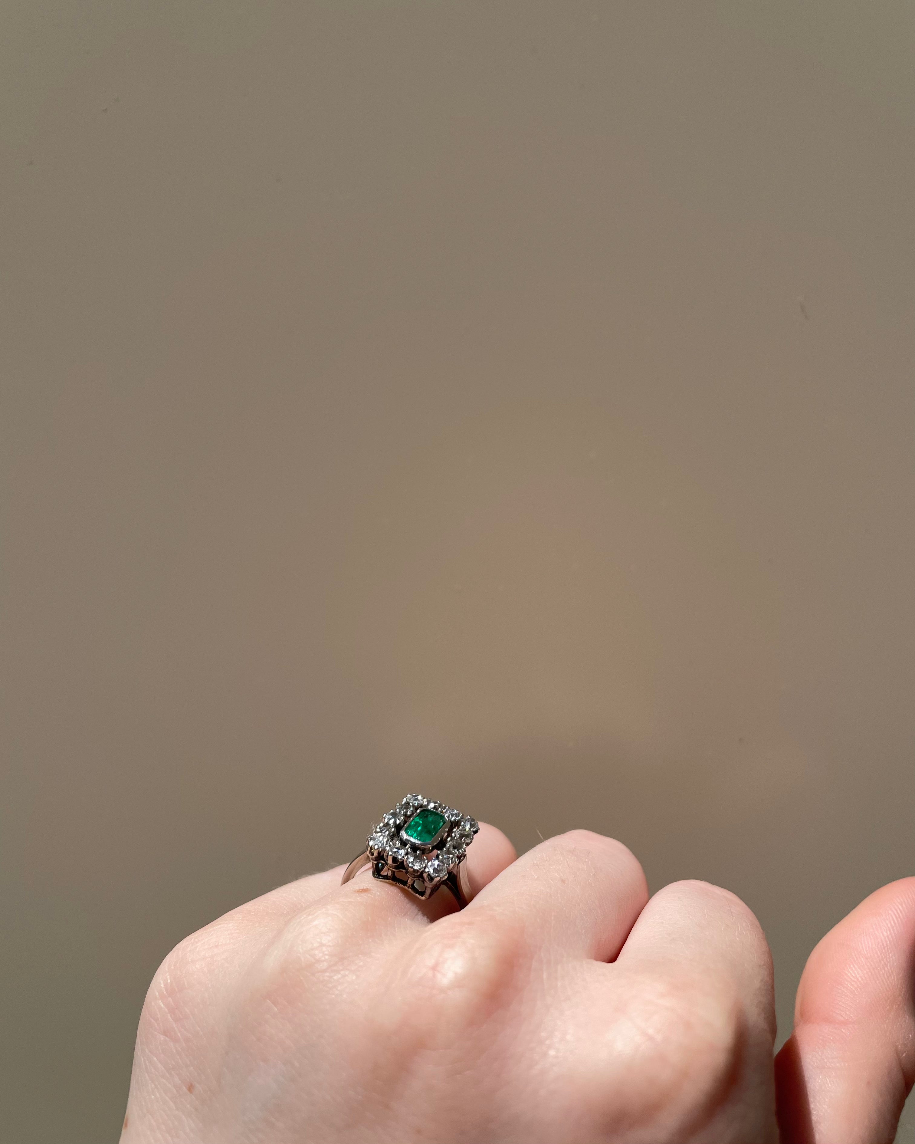 Bague marguerite Émeraude et Diamants "Enore"