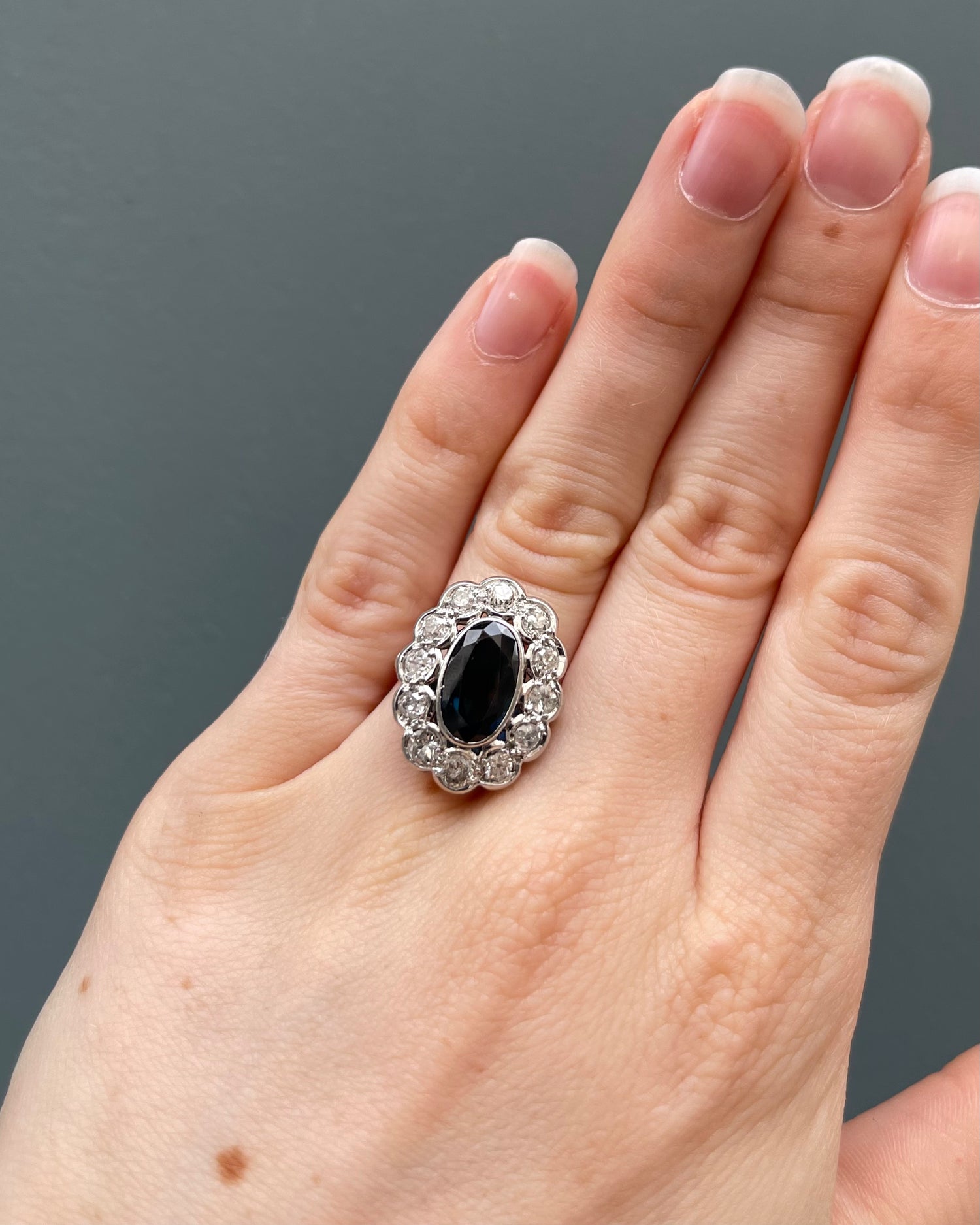 Bague Marguerite Saphir 2.80 carats & Diamants "Leona"