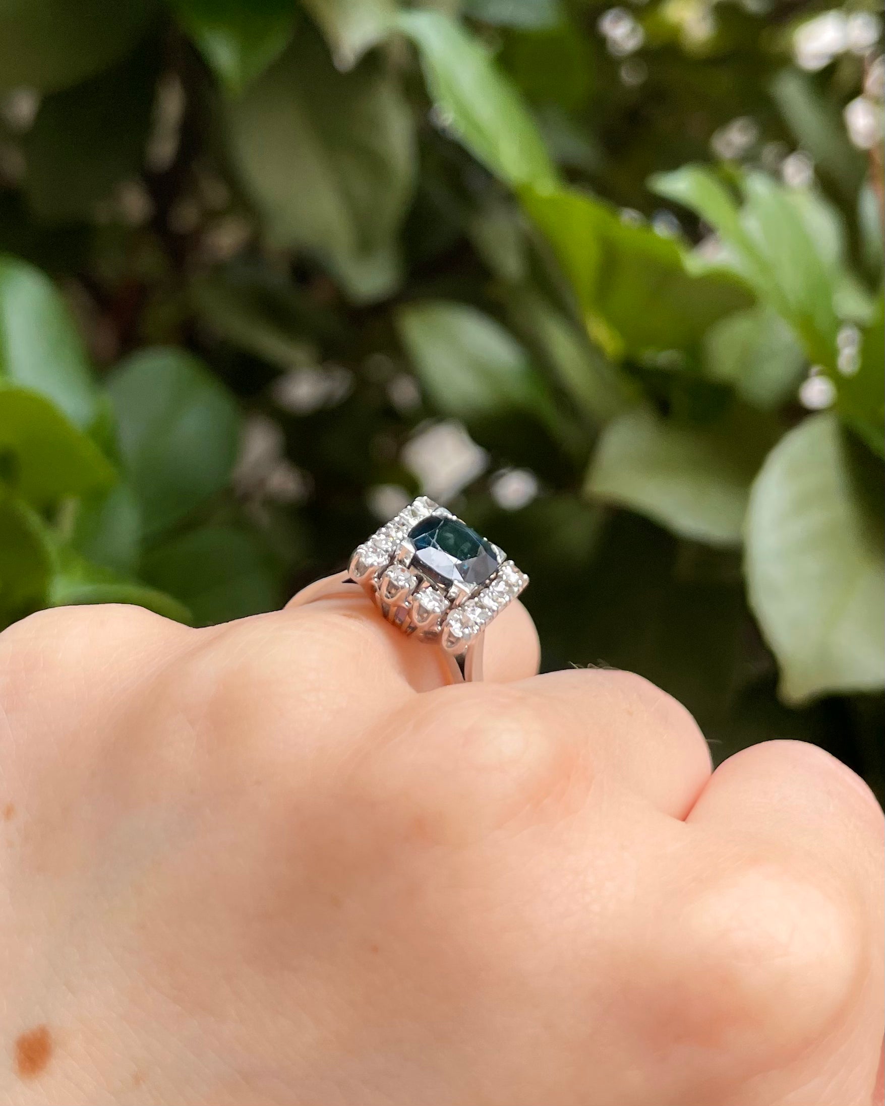 Bague Marguerite Saphir 3 carats & Diamants "Iséna"