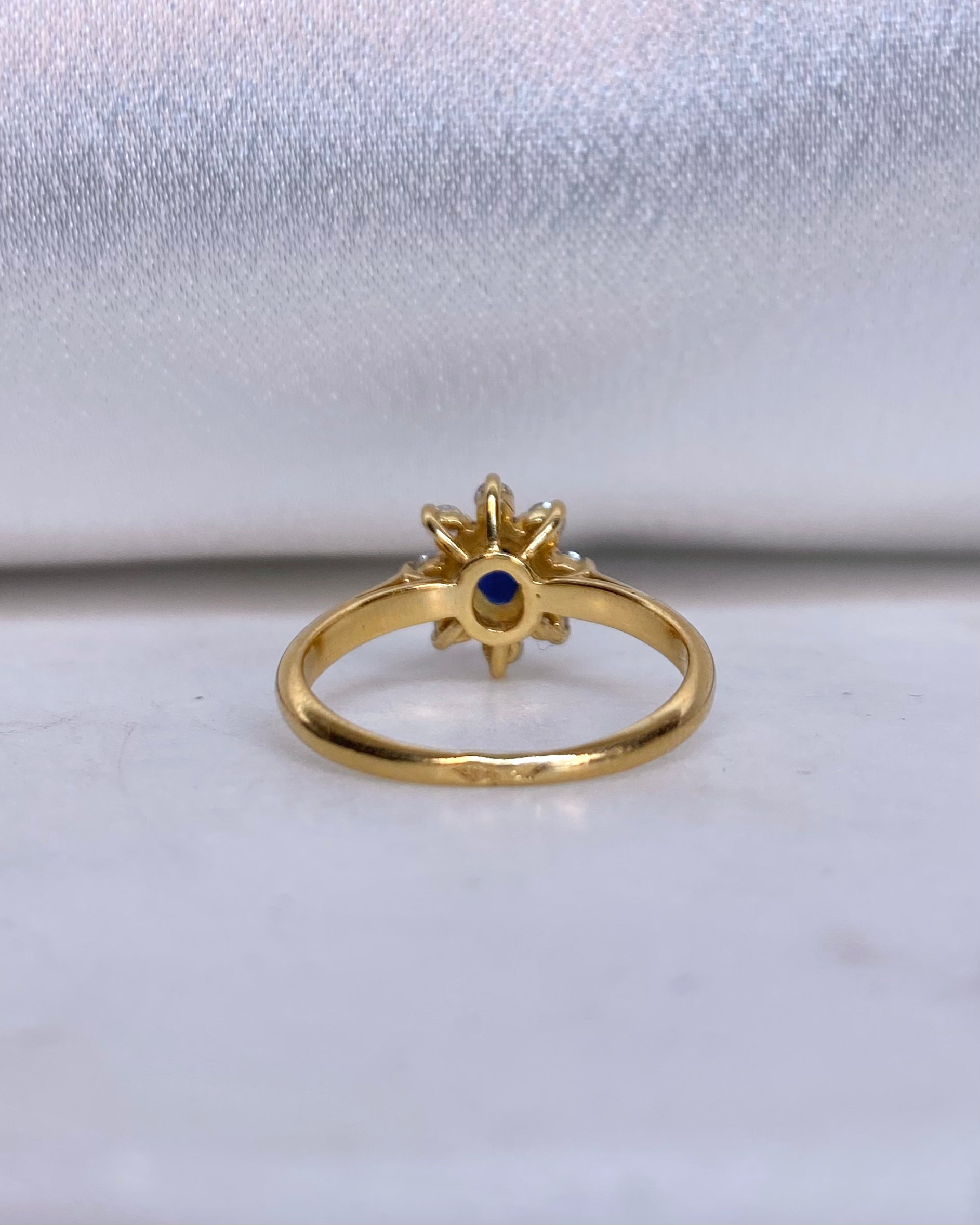 Bague Marguerite Saphir 0.55 carat & Diamants “Flora”