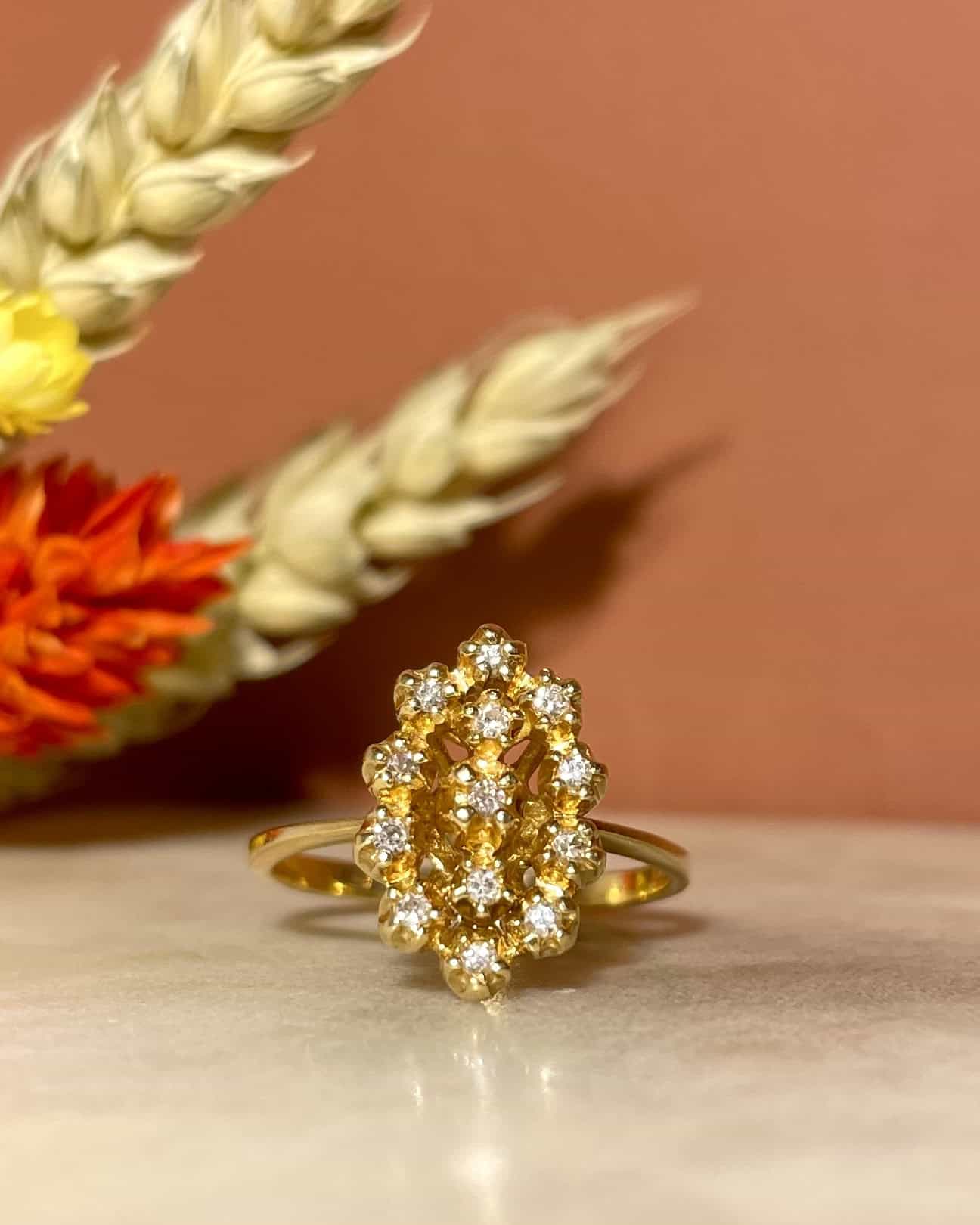 Anillo "Mariela" de 13 diamantes talla marquesa