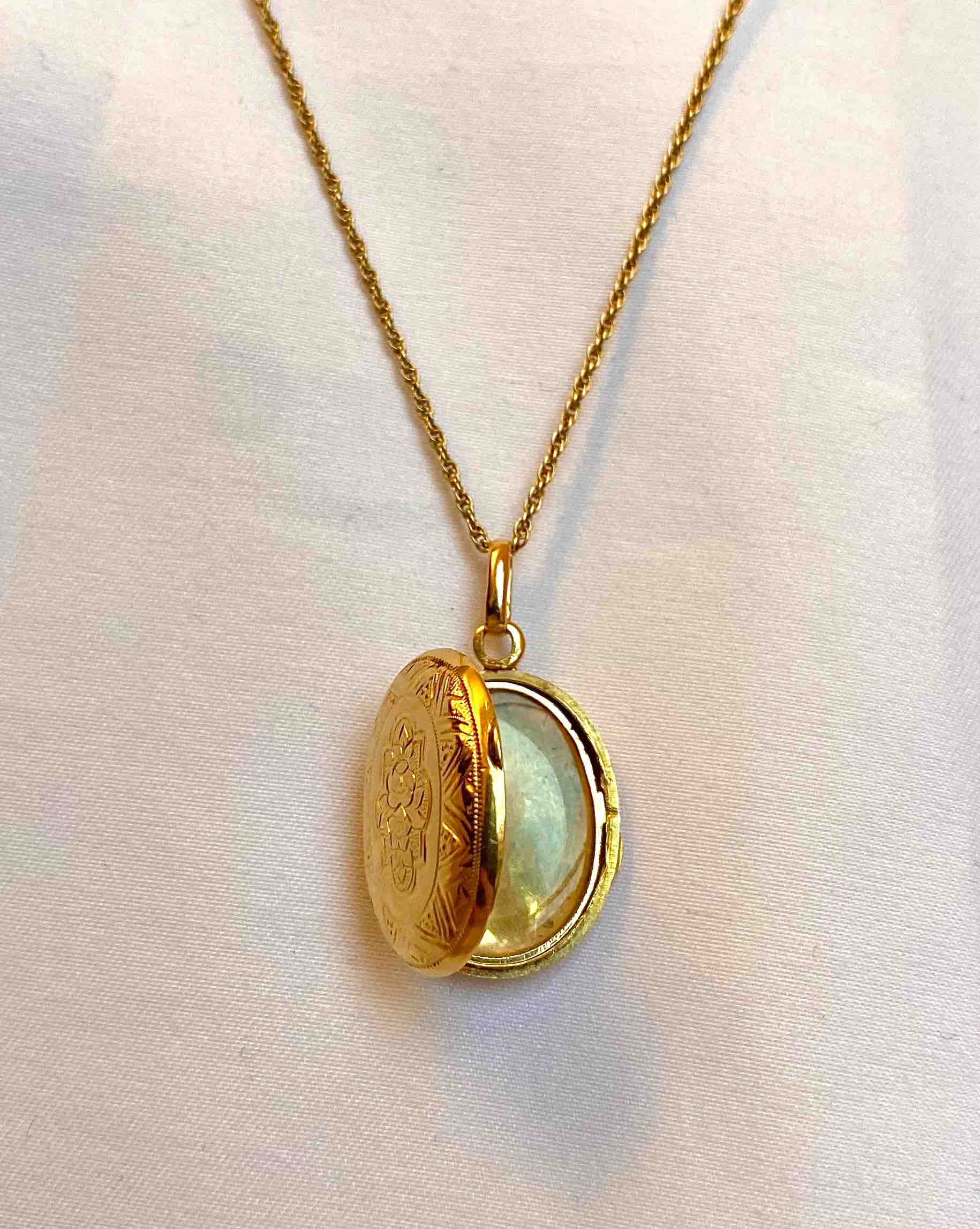 Pendentif médaillon ouvrant or "Zélie"