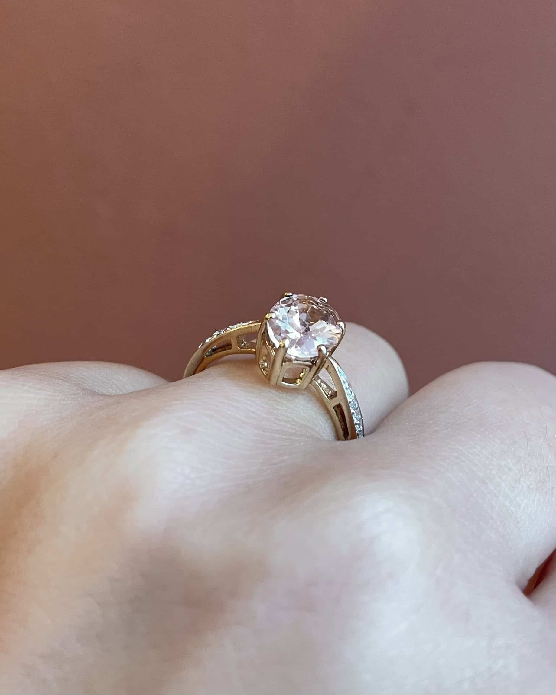 Bague Solitaire Morganite 1.50 carat & Diamants "Eulalie"