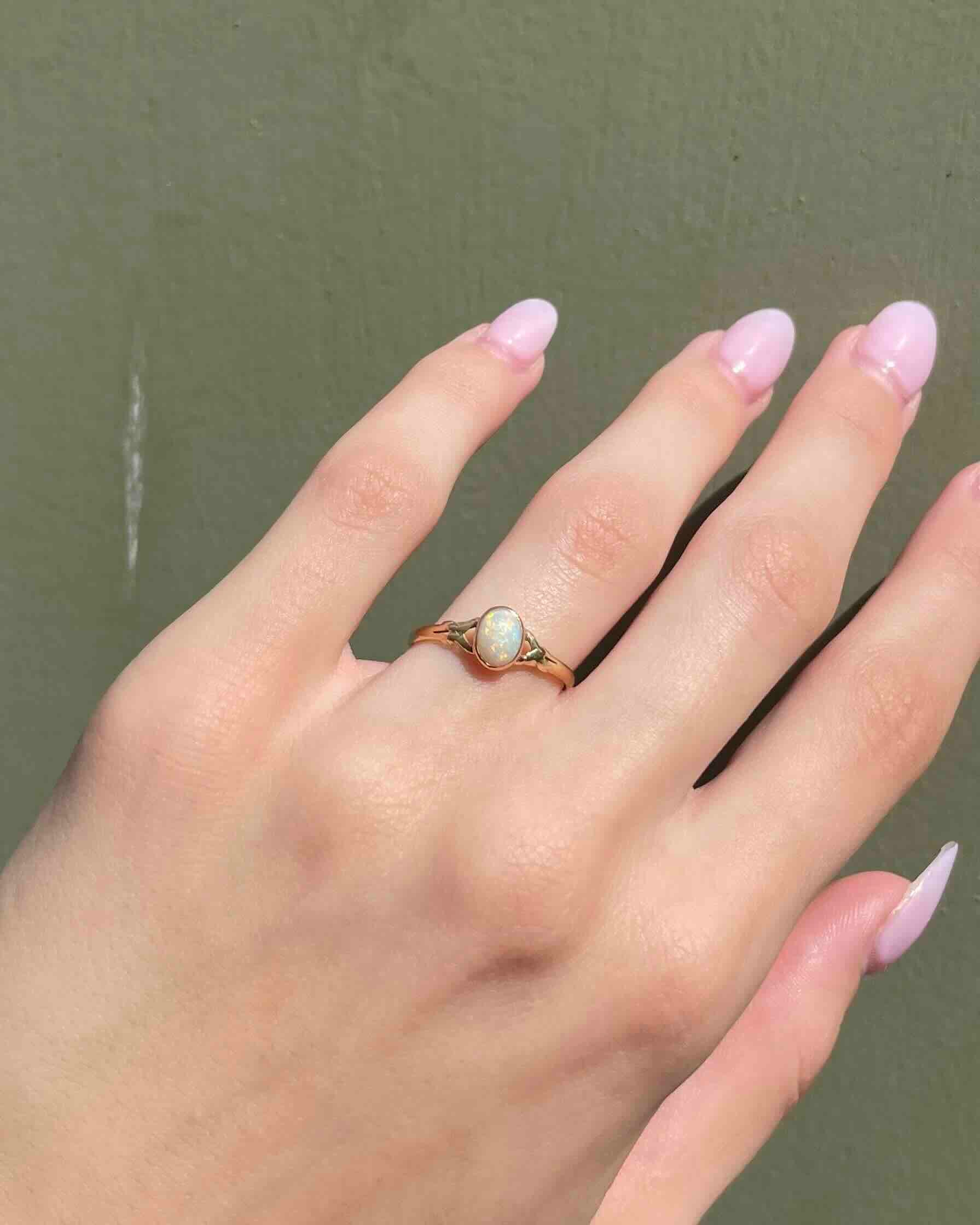Bague Vintage Solitaire Opale "Alanah"