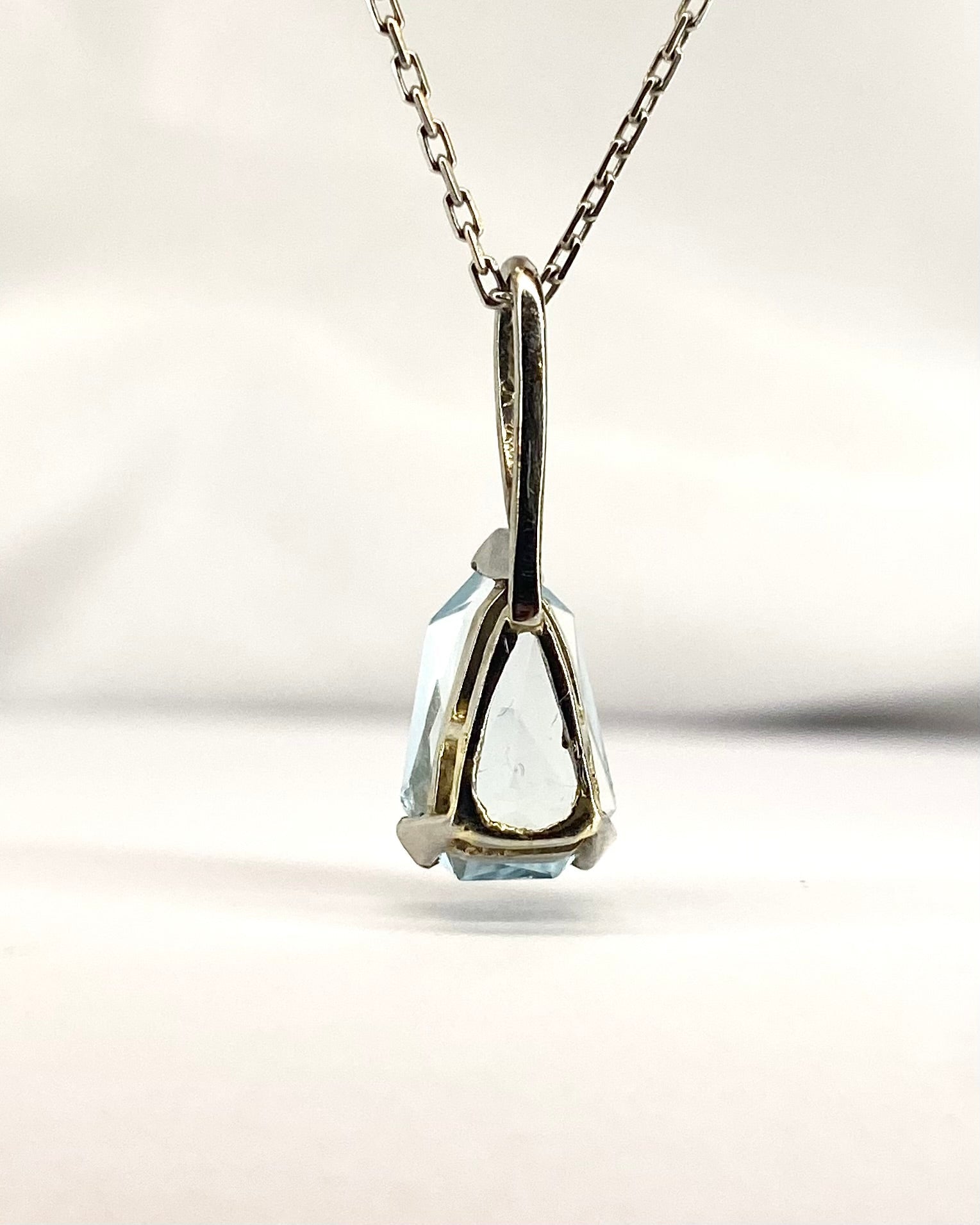Pendentif Aigue - Marine 1.60 carat "Océane" - Elliade Paris