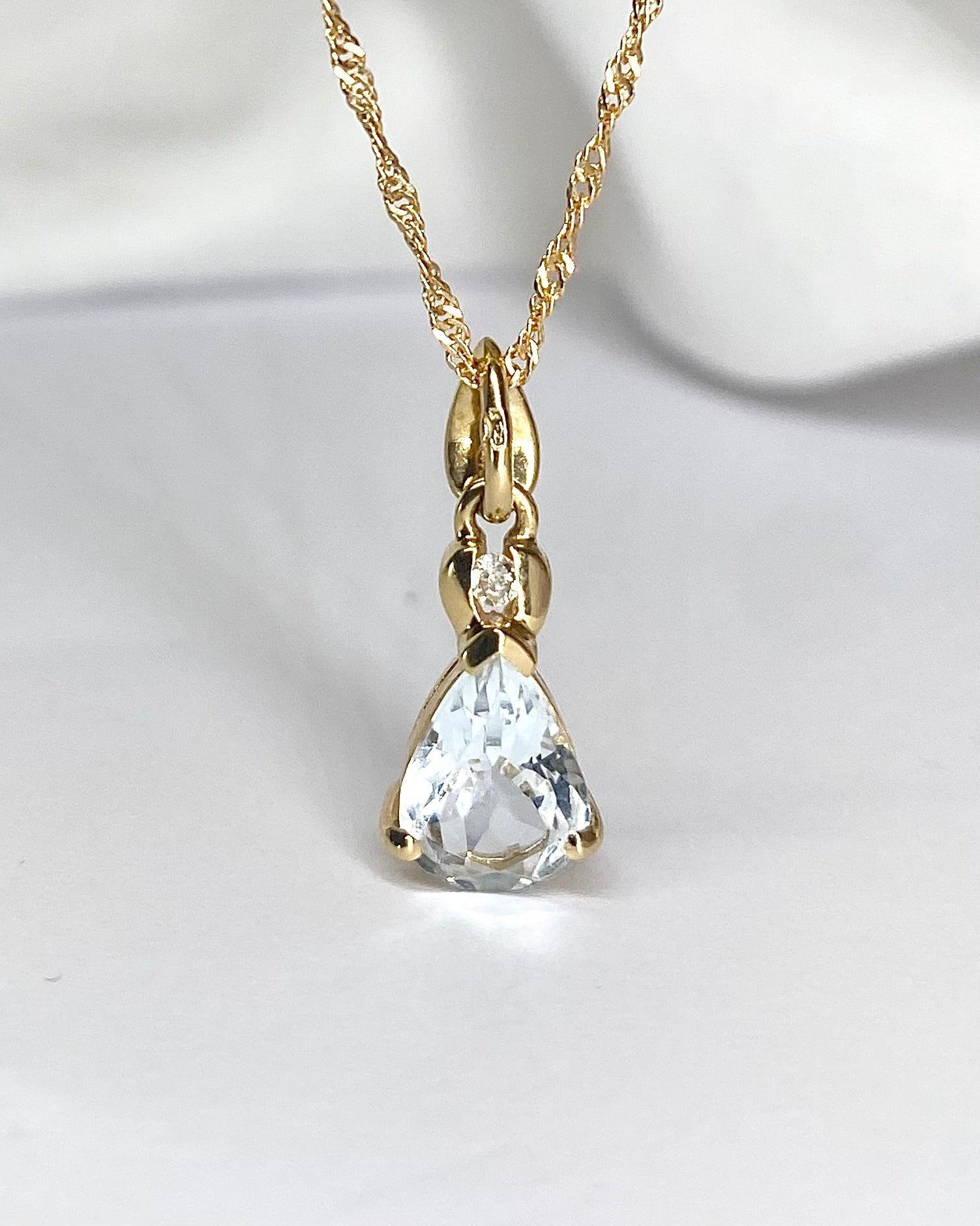 Pendentif Aigue - Marine Poire 1.50 carat & Diamant "Marina" - Elliade Paris