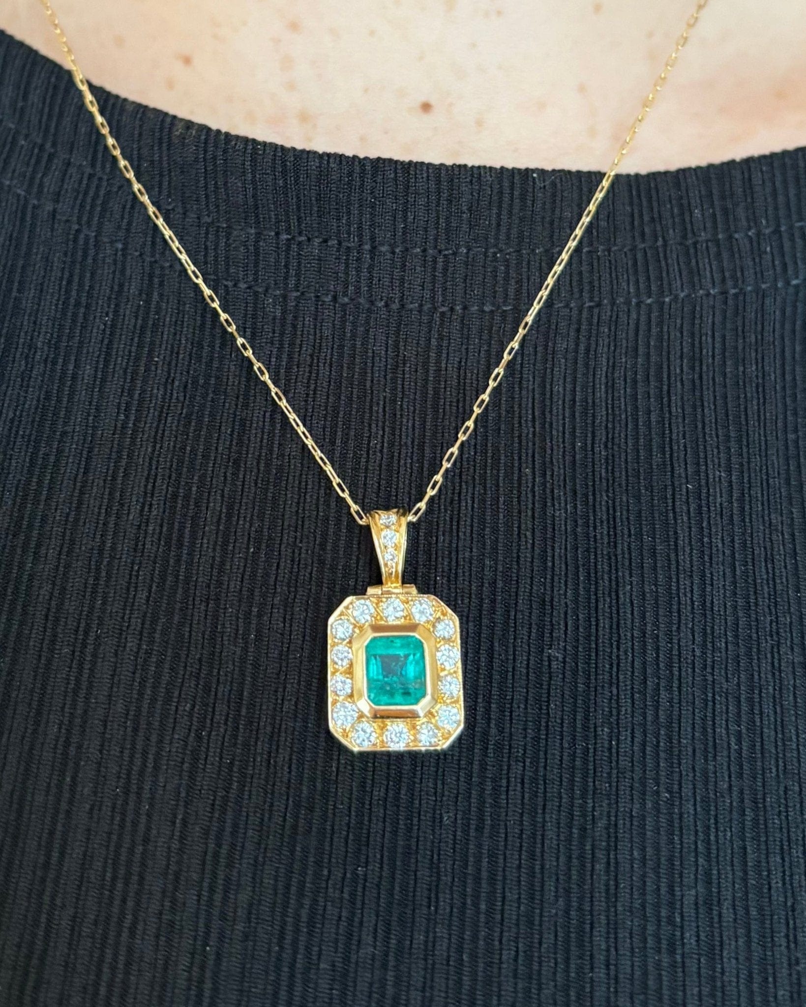 Pendentif Art Déco Émeraude 1.35 carat & Diamants 0.75 carat 4,67 g "Anaïs" - Elliade Paris