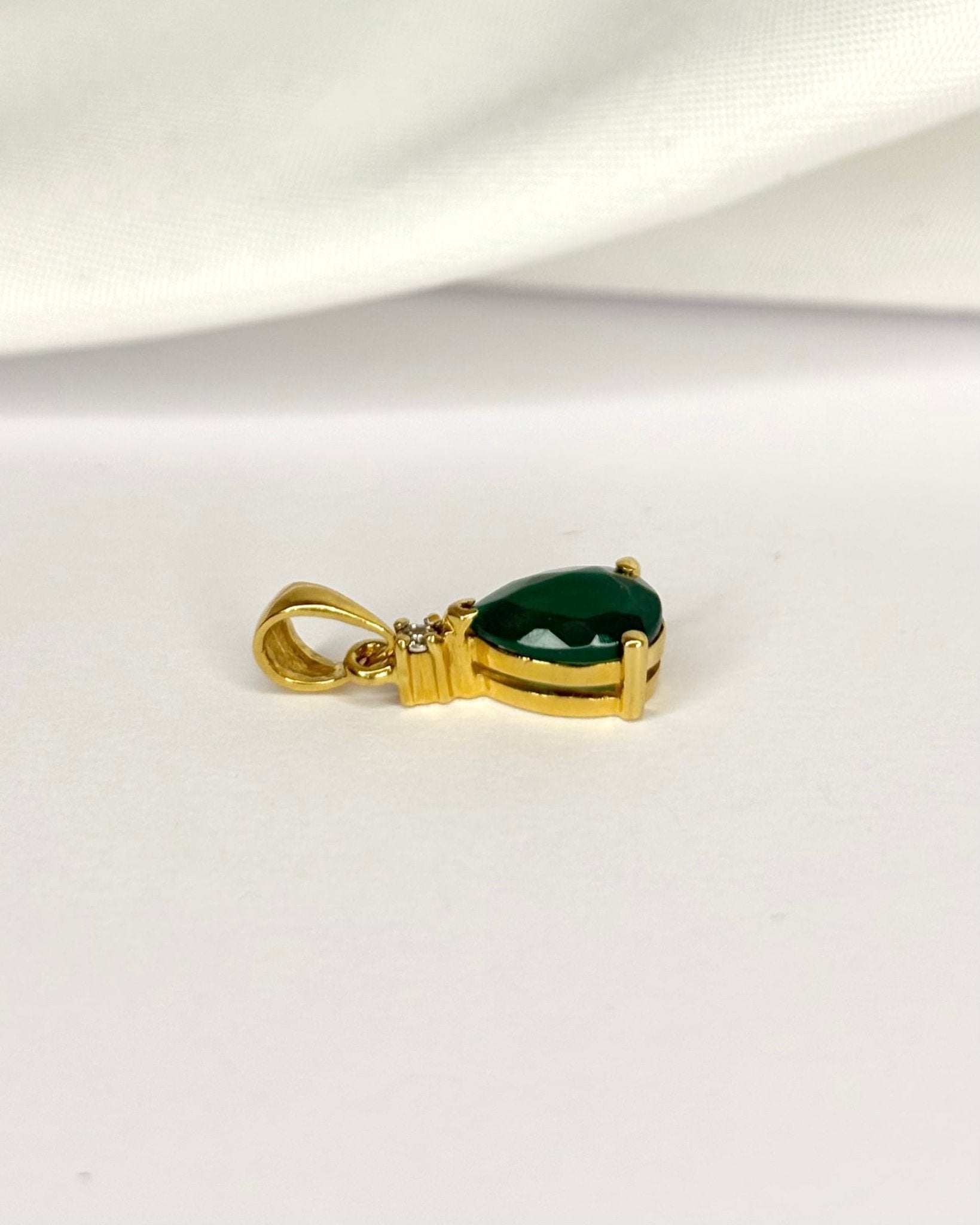 Pendentif Calcédoine Poire 0.87 carat & Diamant "Claudie" - Elliade Paris