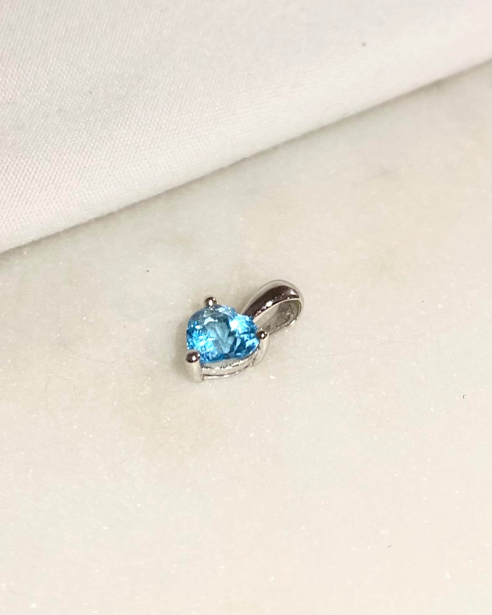 Pendentif Cœur Topaze 0.80 carat "Tanya" - Elliade Paris