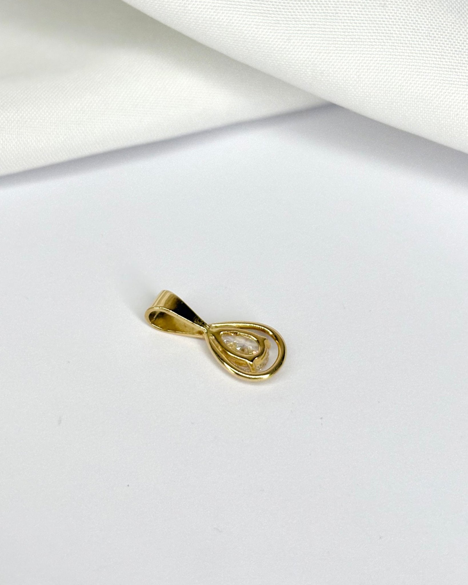 Pendentif Diamant Poire 0.37 carat "Alba" - Elliade Paris