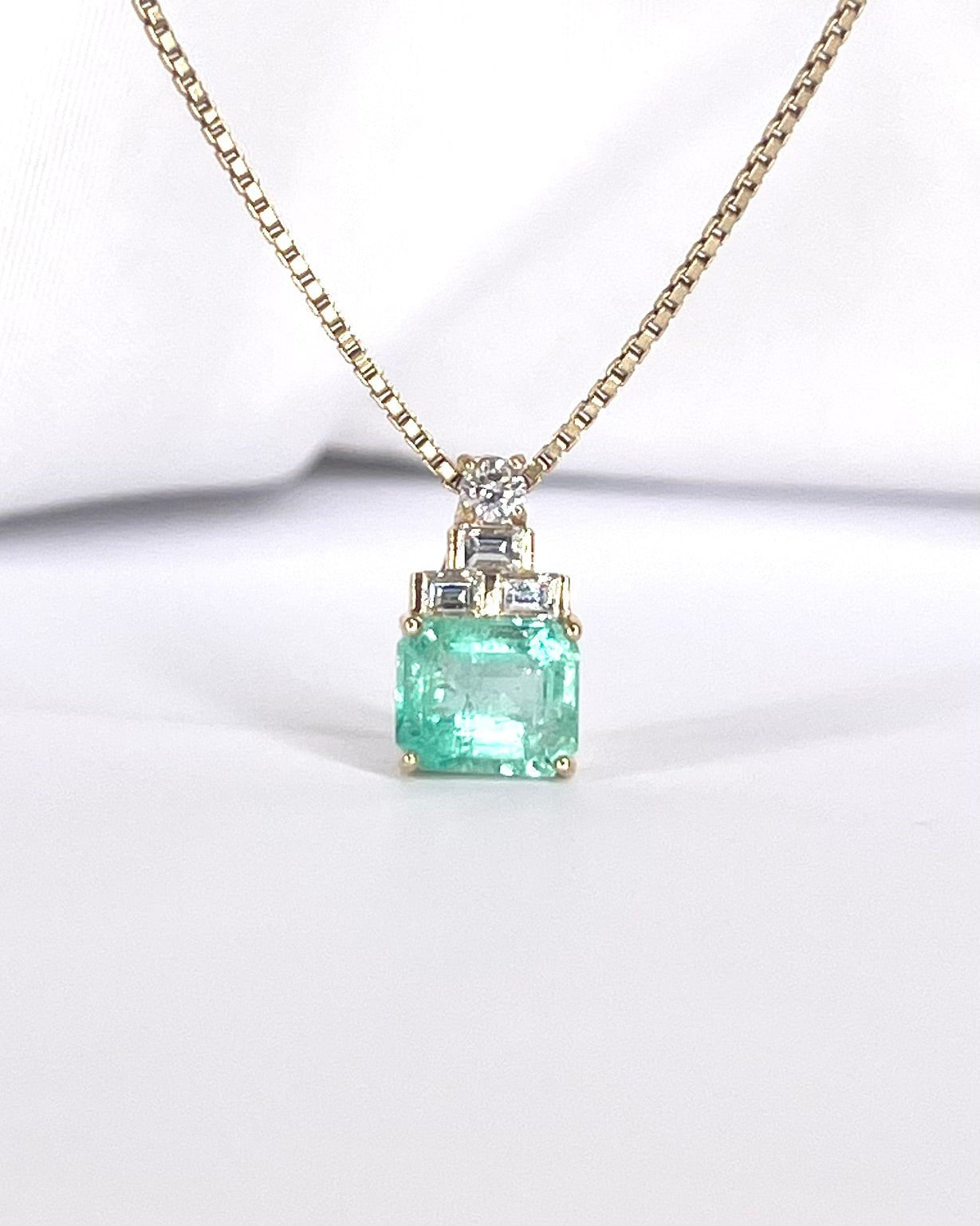 Pendentif Émeraude 0.90 carat & Diamants "Jack" - Elliade Paris