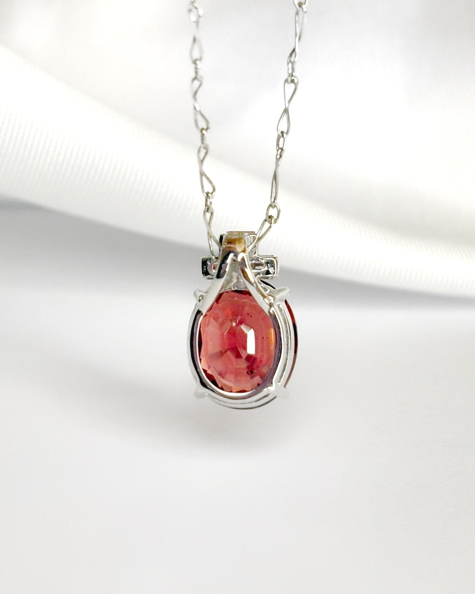 Pendentif Grenat 2.88 carats & Diamants Baguette "Paula" - Elliade Paris