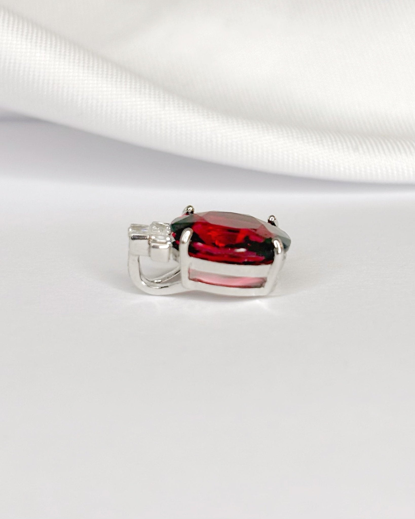 Pendentif Grenat 2.88 carats & Diamants Baguette "Paula" - Elliade Paris
