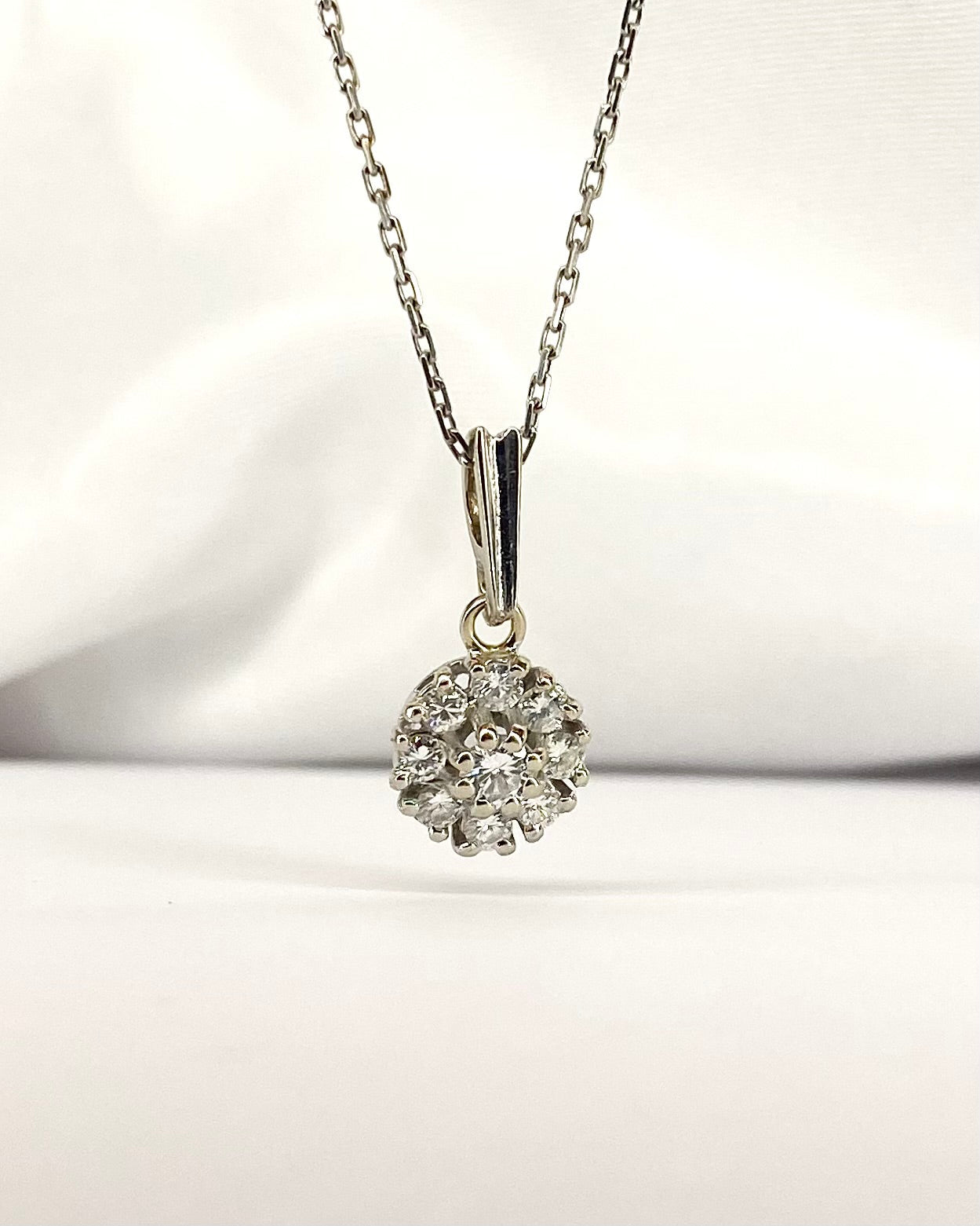 Pendentif Marguerite Diamants 0.34 carat "Michaela" - Elliade Paris