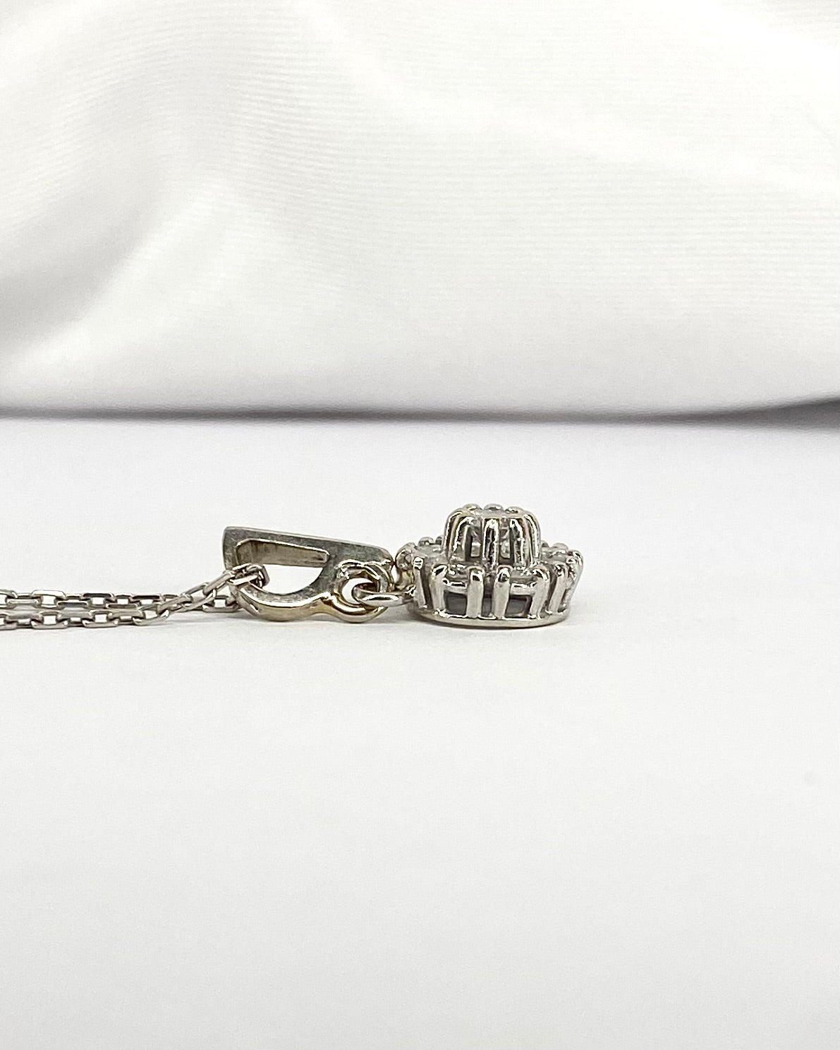 Pendentif Marguerite Diamants 0.34 carat "Michaela" - Elliade Paris