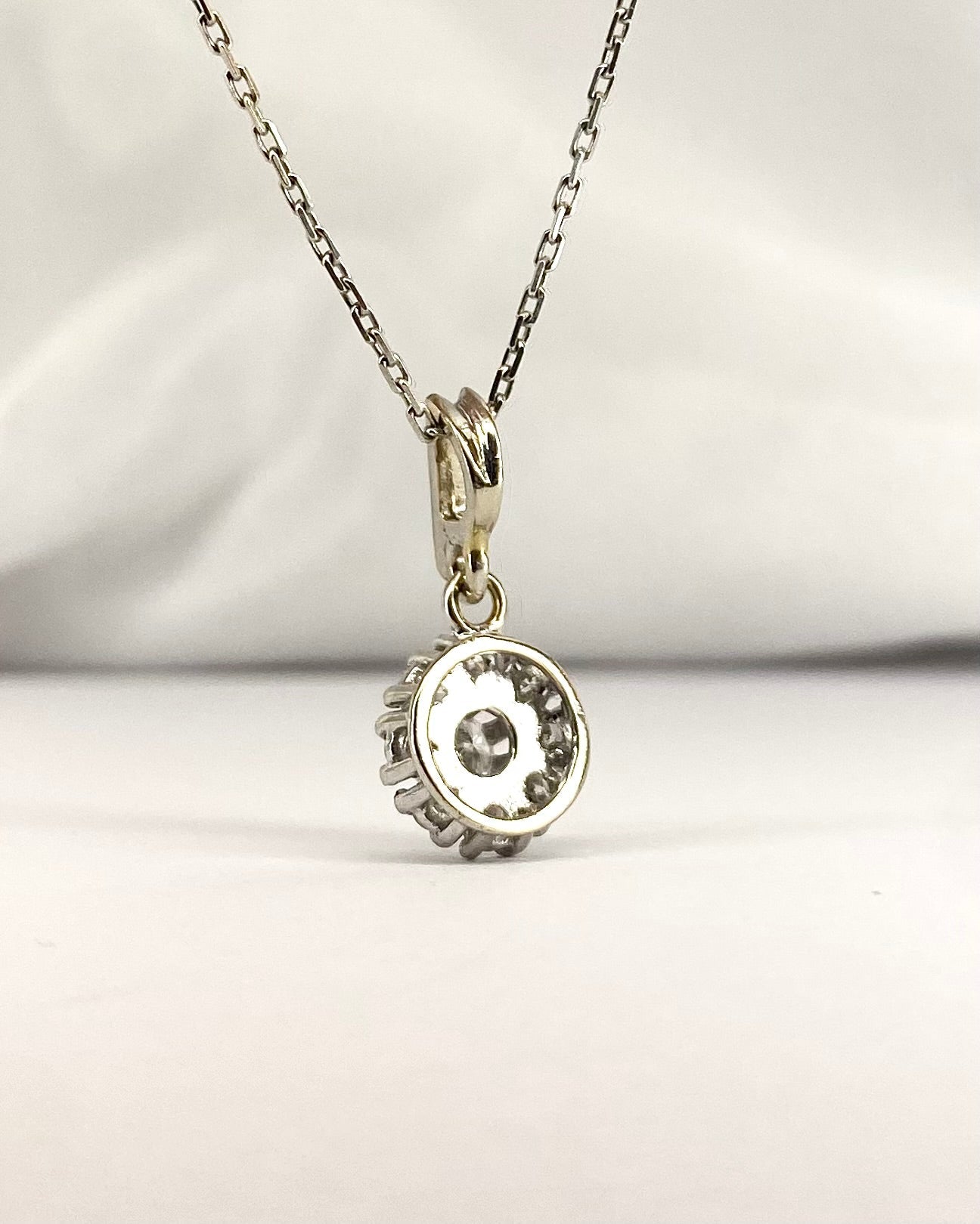 Pendentif Marguerite Diamants 0.34 carat "Michaela" - Elliade Paris