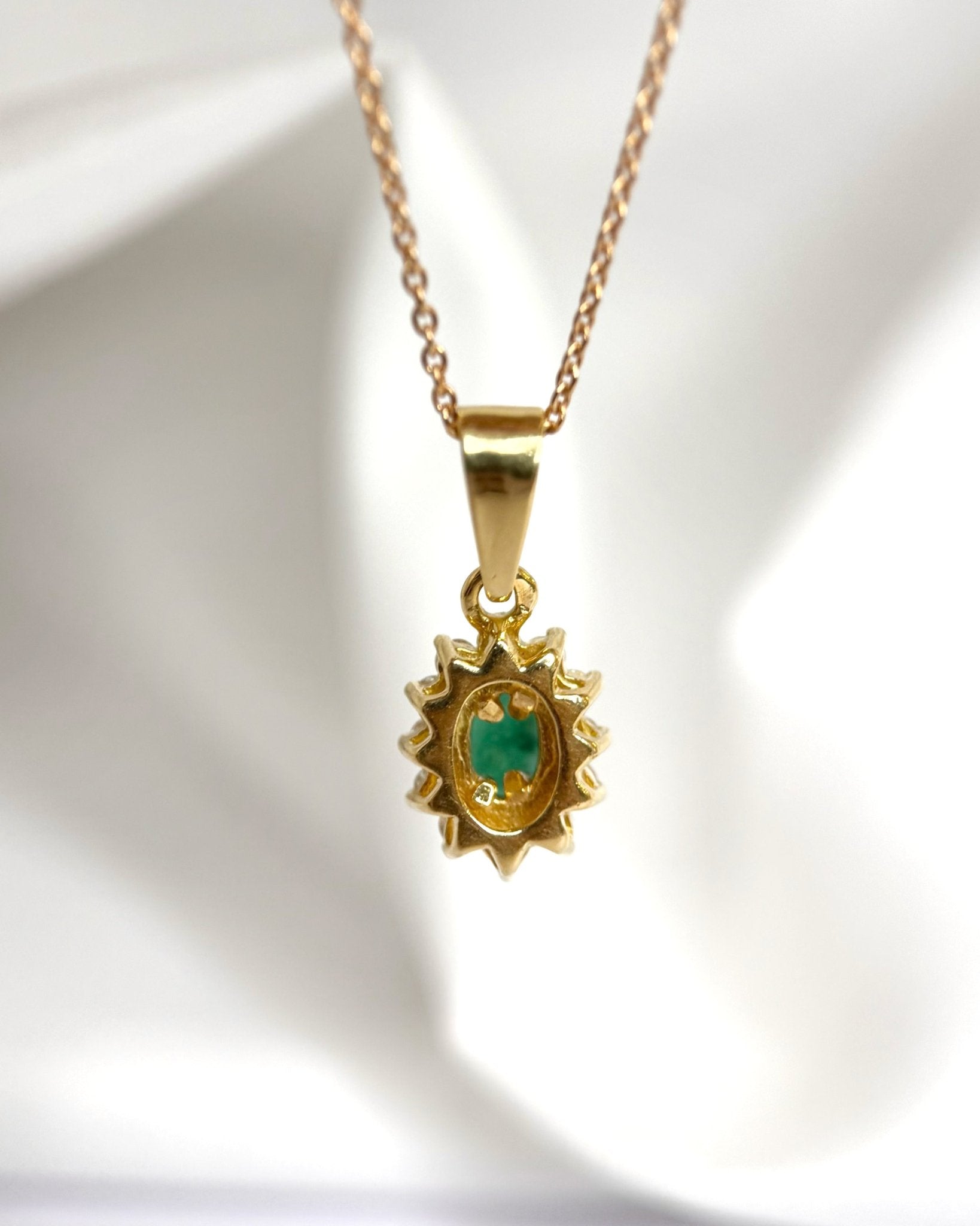 Pendentif Marguerite Émeraude & Diamants "Angella" - Elliade Paris