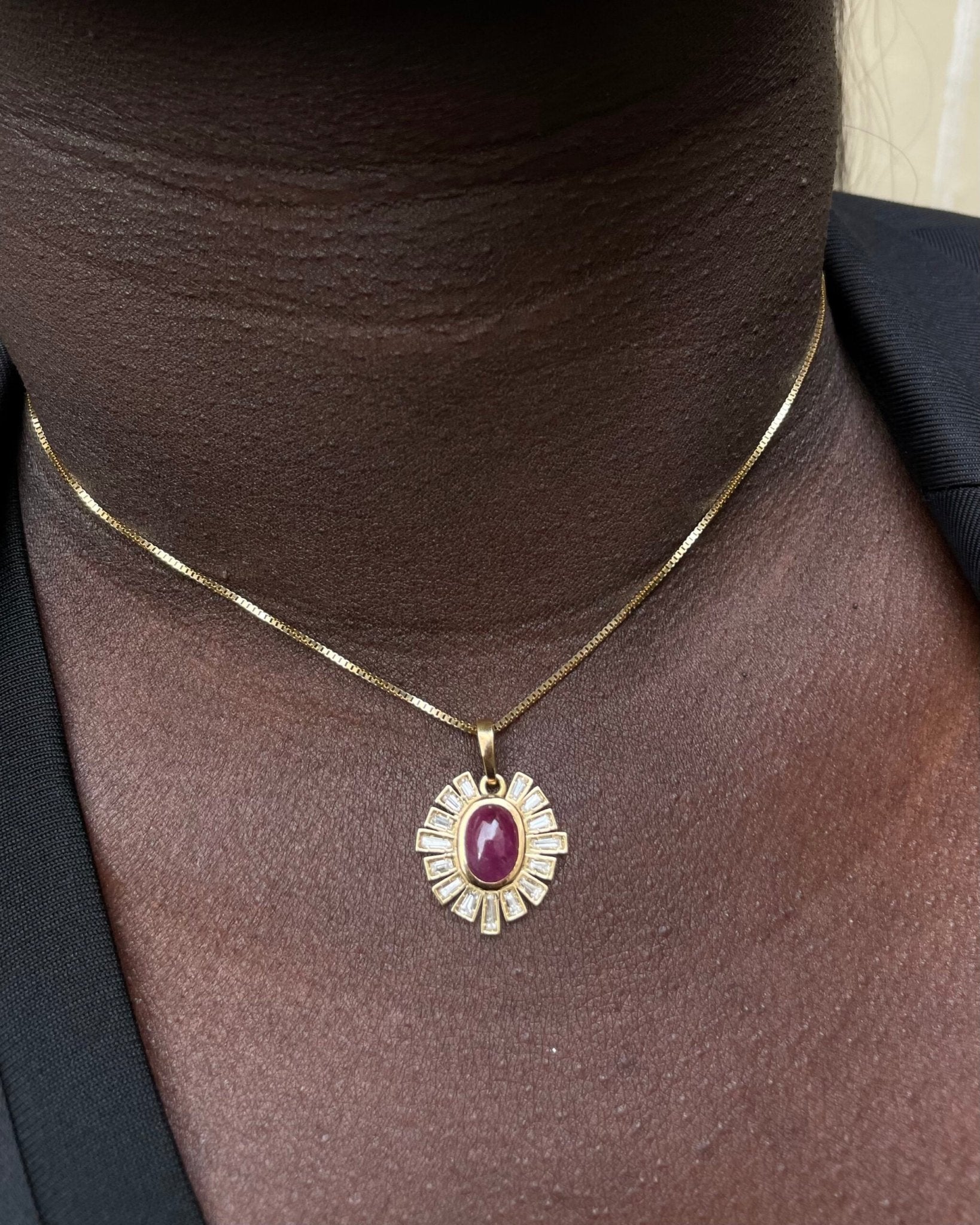 Pendentif Marguerite Rubis 2.10 carats & 15 diamants "Alessandra" - Elliade Paris
