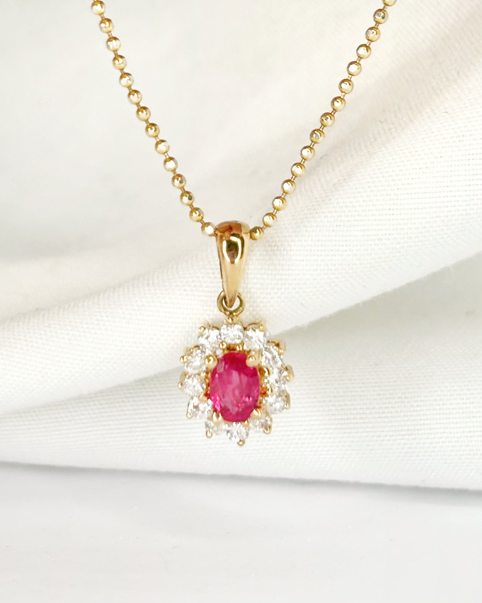 Pendentif Marguerite Rubis & Diamants "Baya" - Elliade Paris