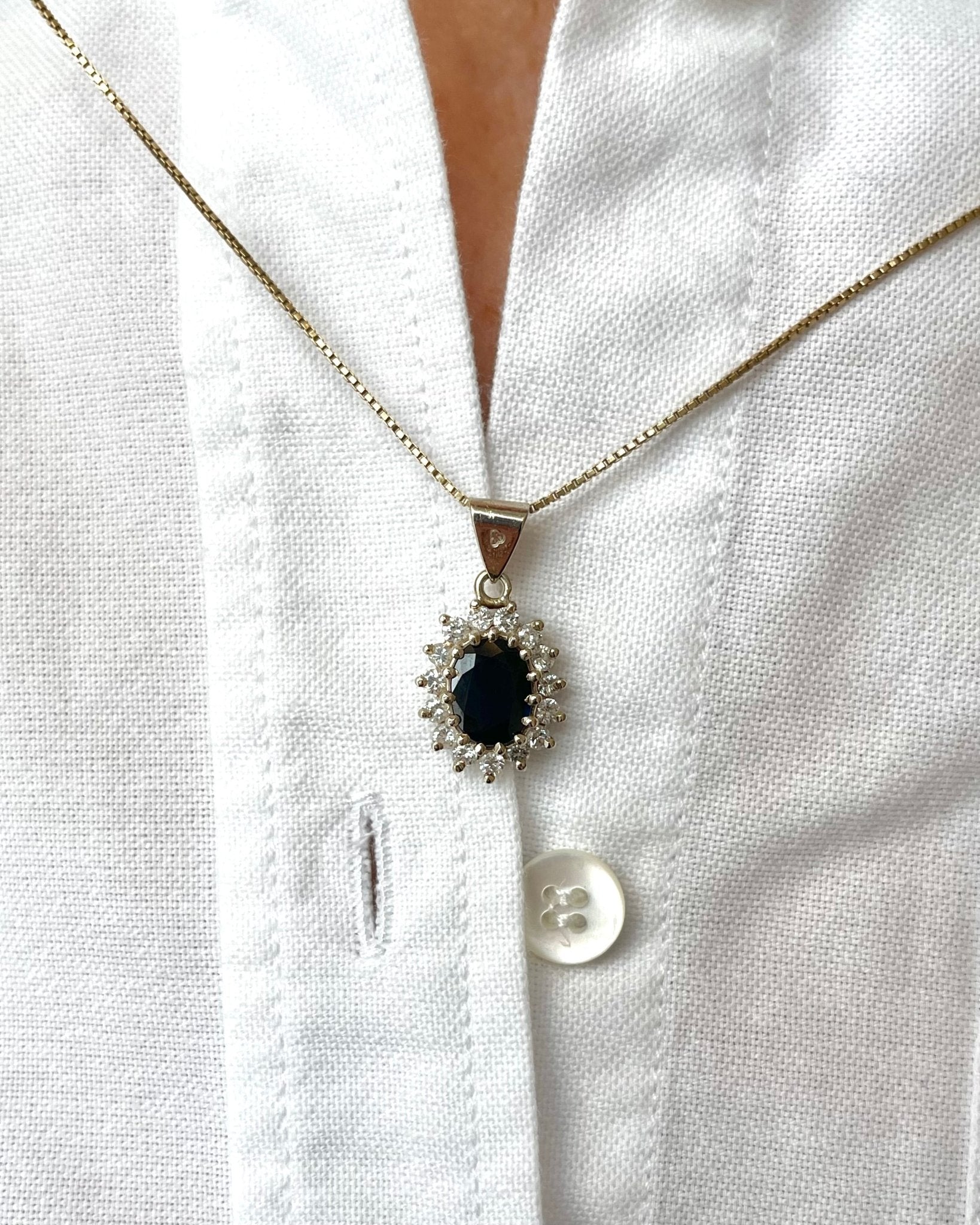 Pendentif Marguerite Saphir 1.65 carat & Diamants 0.35 carat "Aby" - Elliade Paris