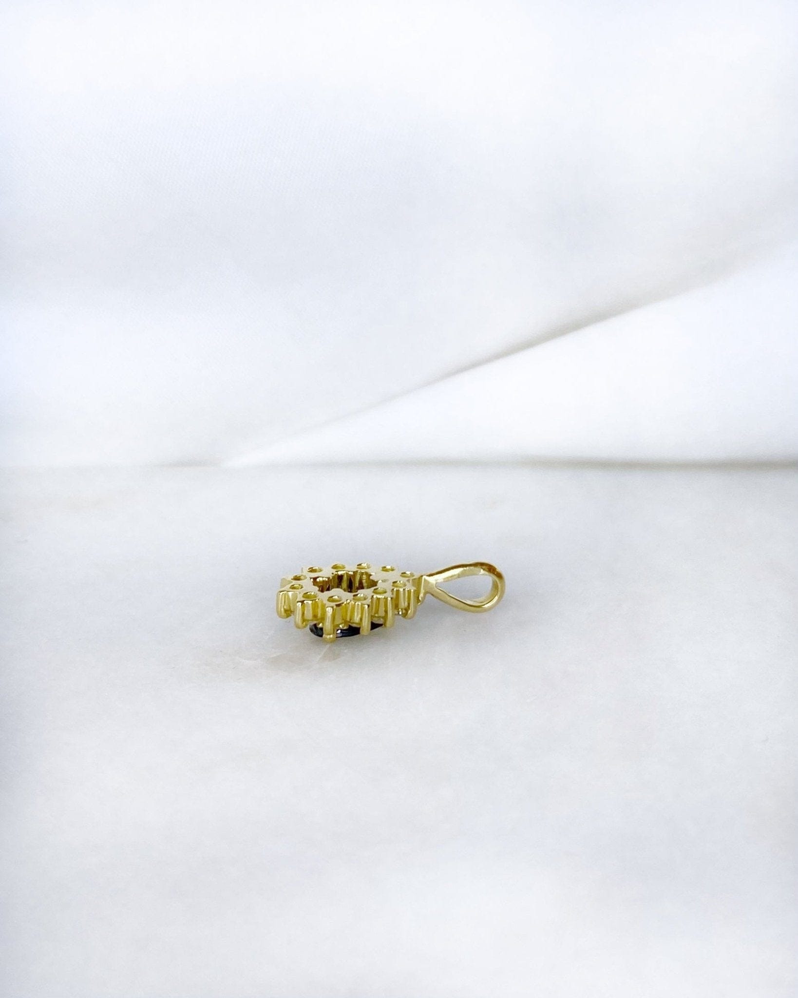 Pendentif Marguerite Saphir Goutte & Diamants "Mirelda" - Elliade Paris