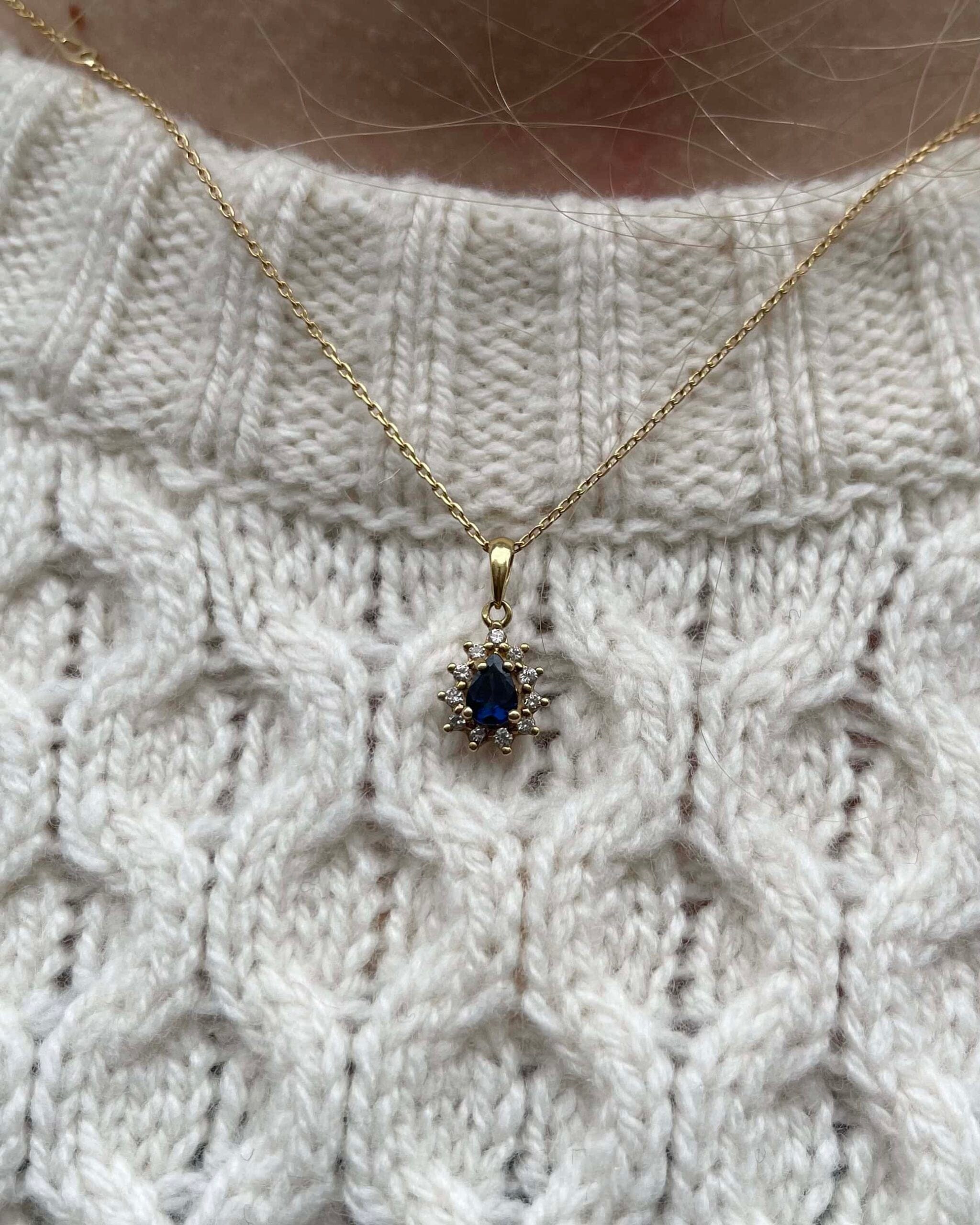 Pendentif Marguerite Saphir & Diamants "Avery" - Elliade Paris