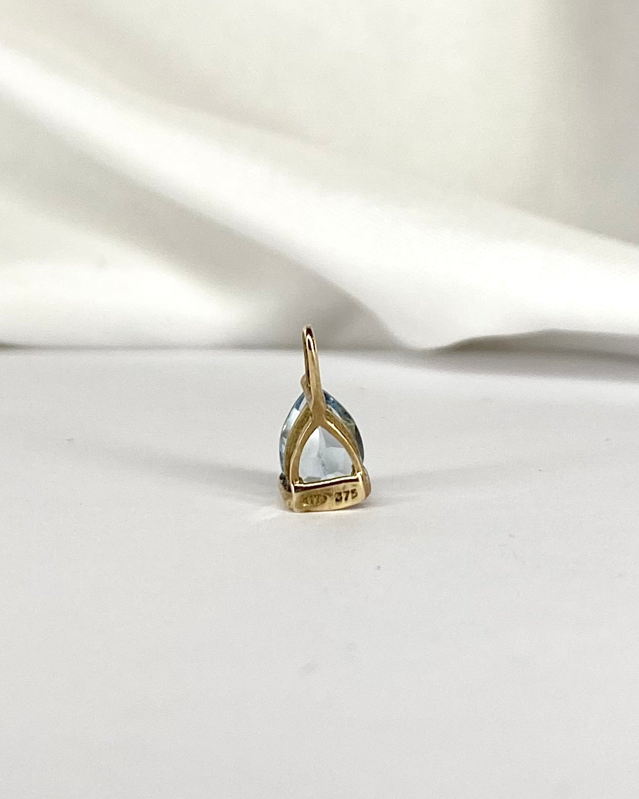 Pendentif Poire Aigue - Marine 0.55 carat "Cheyanne" - Elliade Paris